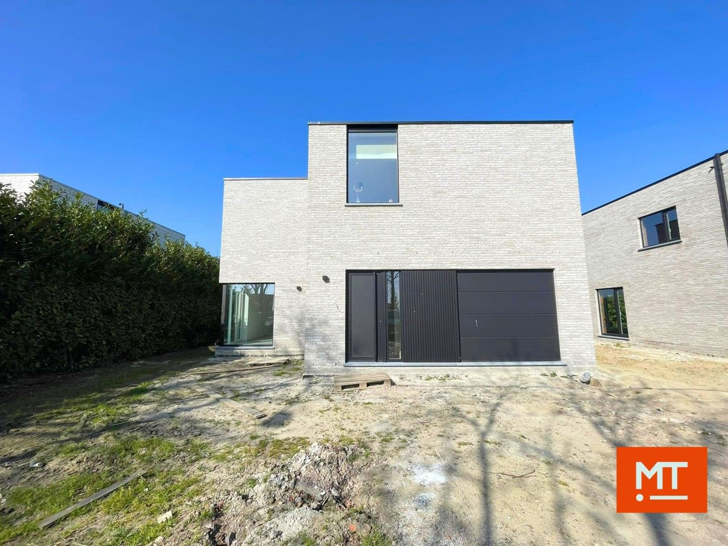 Nieuwbouwvilla op 1.101 m² te koop in Zonnebeke foto {{pictureIndex}}