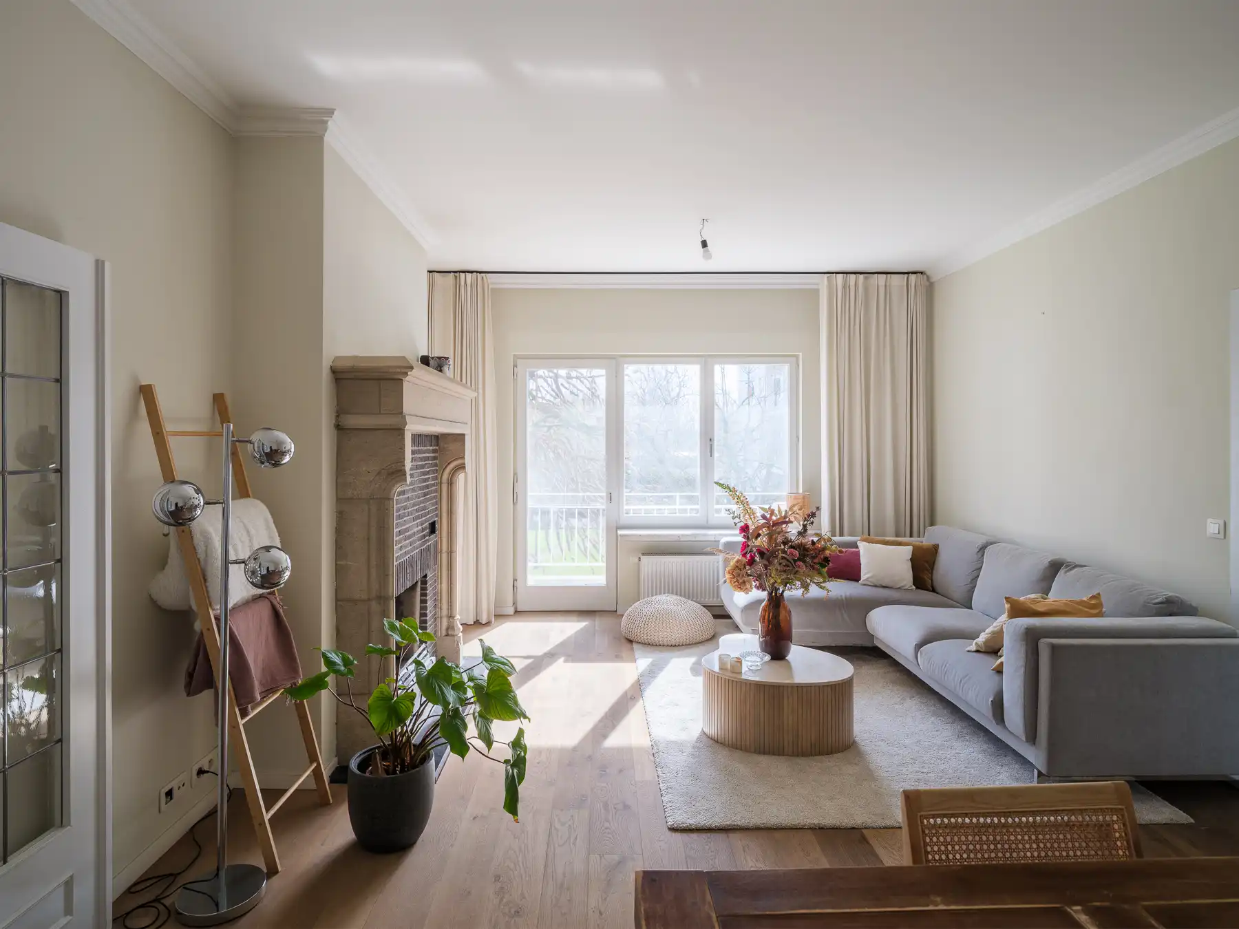 Hedendaags tweeslaapkamer appartement met garagebox foto {{pictureIndex}}