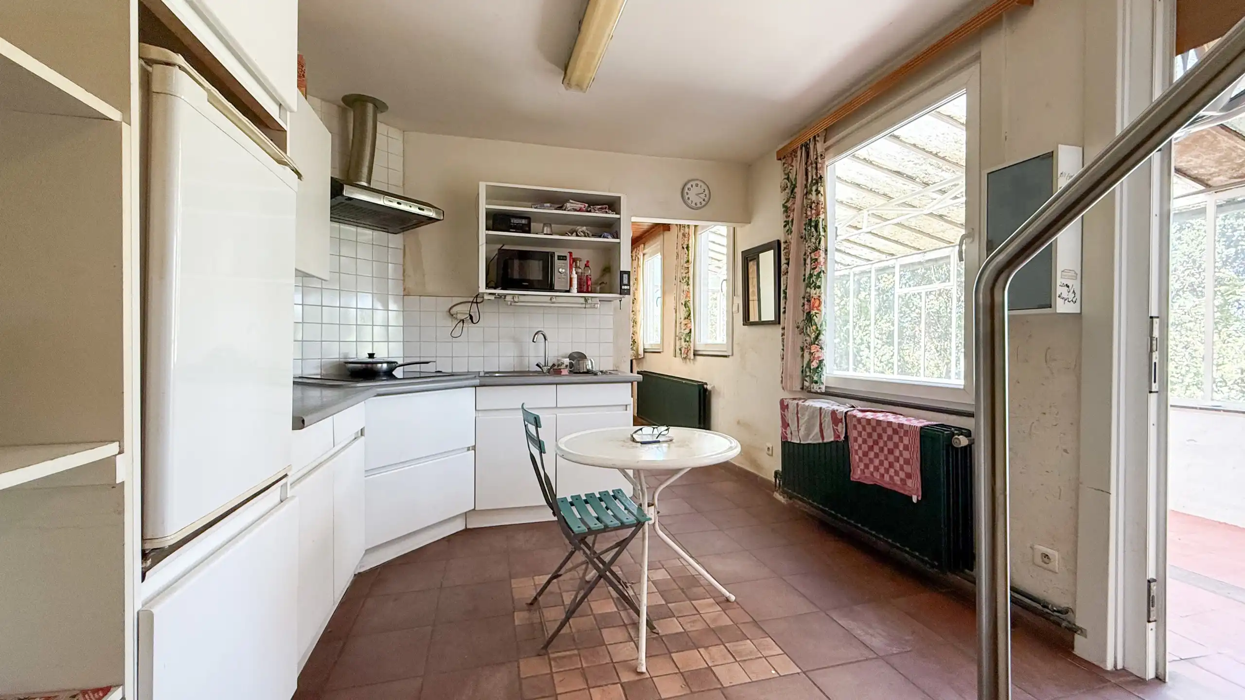 Te renoveren woning met 3 slpkms op ruim perceel van 8a58ca! foto 7