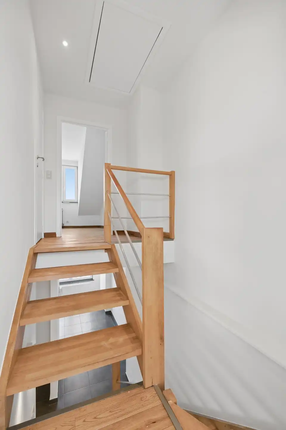 Gerenoveerd appartement met 2 slpkamers van ± 92m² foto 8