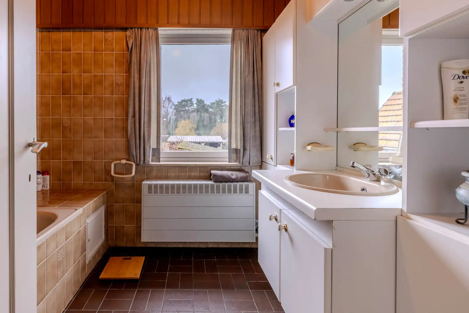 Ruime gezinswoning met 4 slpks op een perceel van ca. 800 m² foto 17