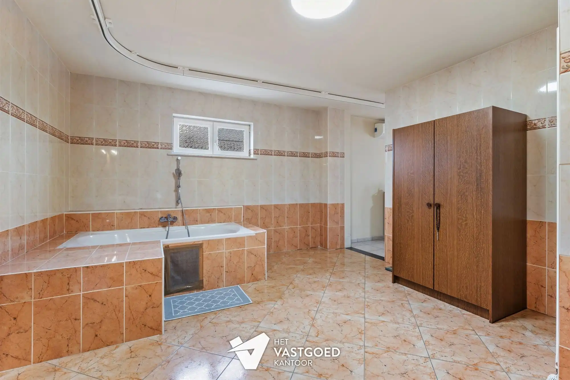 ZEER RUIME WONING MET 5 SLAAPKAMERS UITERST RUSTIG GELEGEN OP EEN PERCEEL VAN 1415 M² TE BERINGEN foto 12