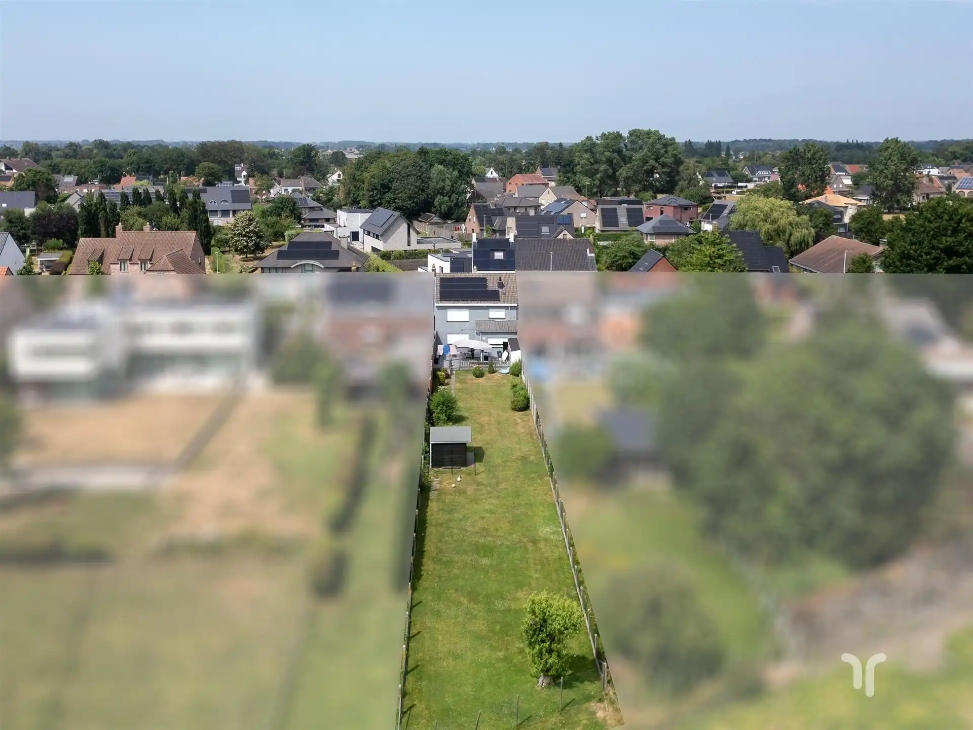 Instapklare, gesloten bebouwing op rustige ligging met 3 slaapkamers, garage en prachtige tuin. foto 9