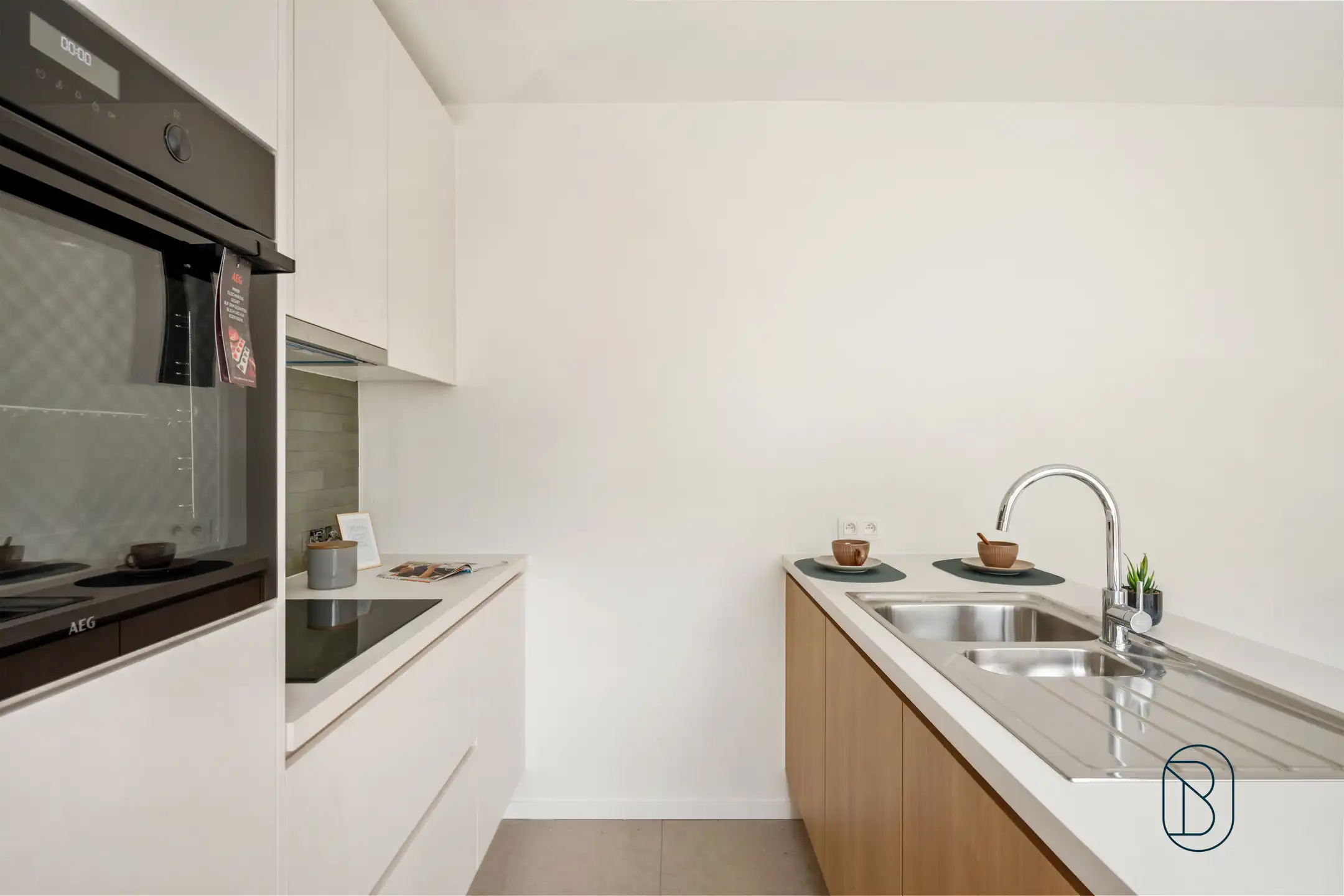 Kwalitatief gerenoveerde woning met 3 slk en leuk terras!  foto 10
