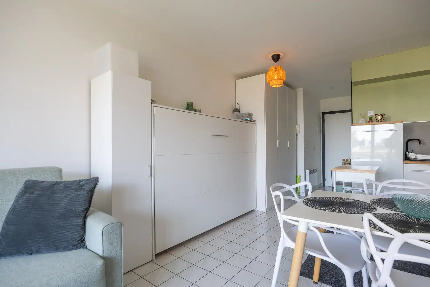 Gerenoveerde studio met zonnig terras te koop in Middelkerke foto 13