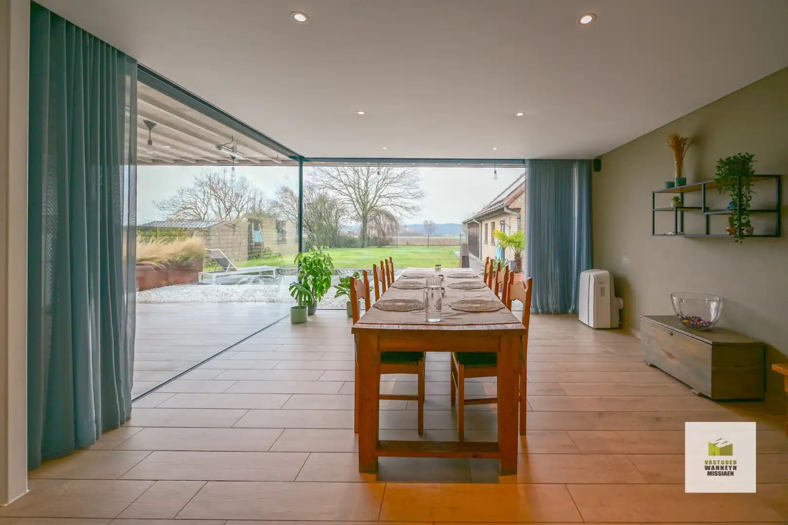 Ruime open bebouwing met 4 slaapkamers en landelijk vergezicht foto 12