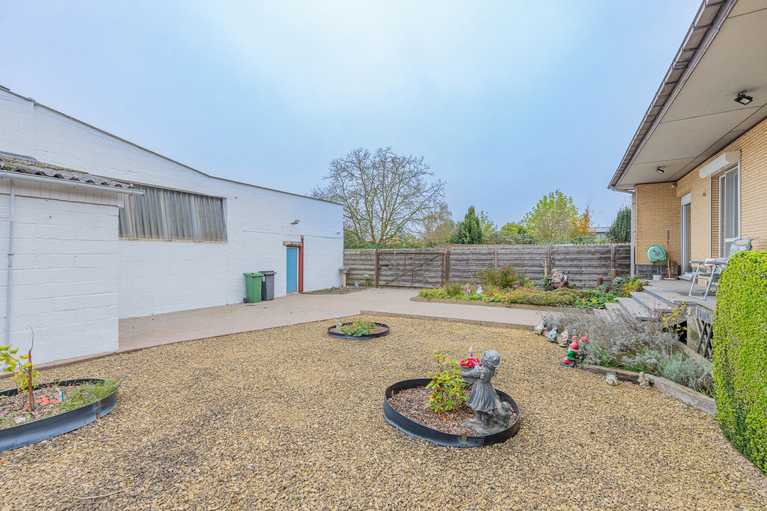 Ideaal gelegen bungalow met 3 slpk, tuin en garage foto 22