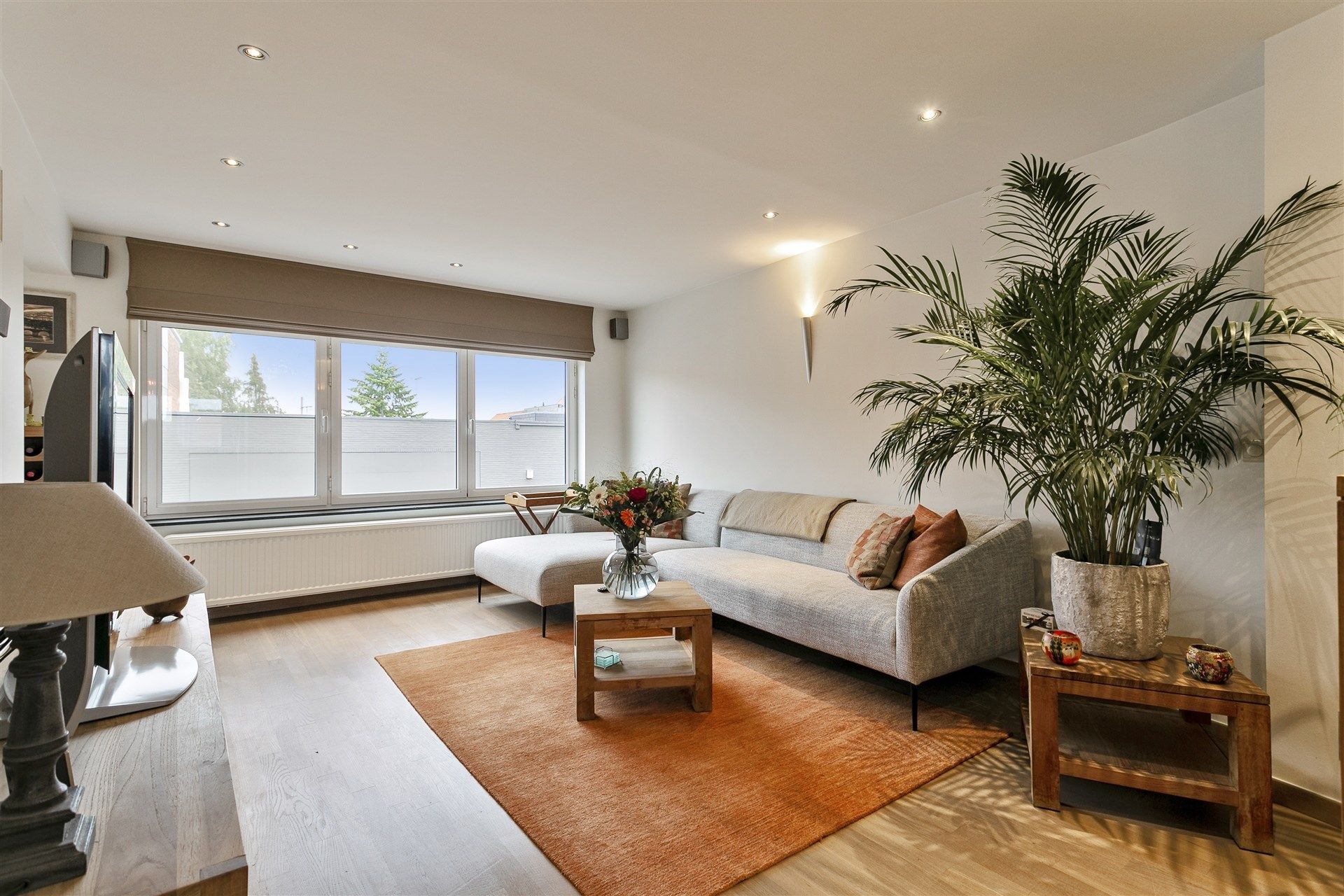 Charmant appartement met 1 slaapkamer en garage nabij het ce foto {{pictureIndex}}