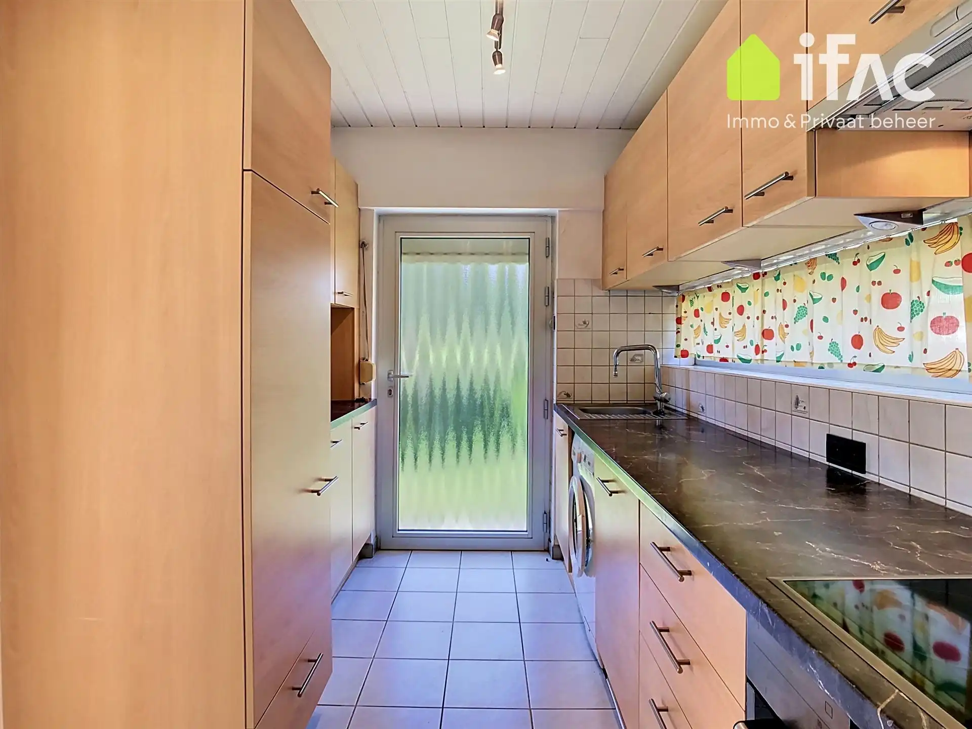 Woning met 4 slaapkamers, garage en tuin foto 11