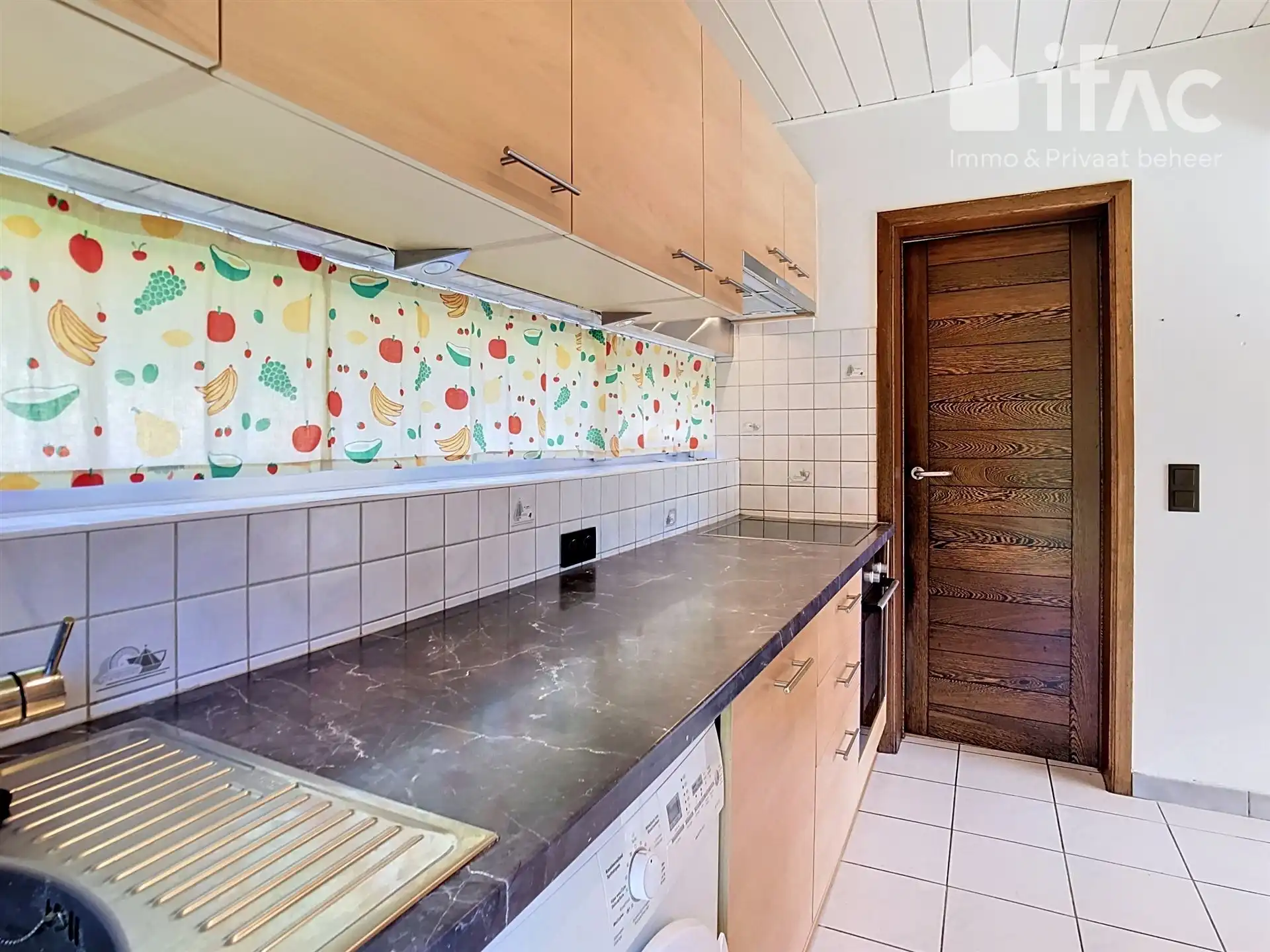 Woning met 4 slaapkamers, garage en tuin foto 11