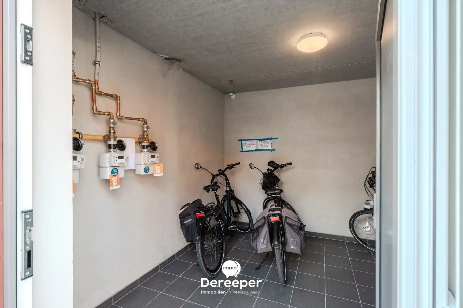 Modern en ruim duplexappartement met 3 slaapkamers in het centrum van Zerkegem foto 19