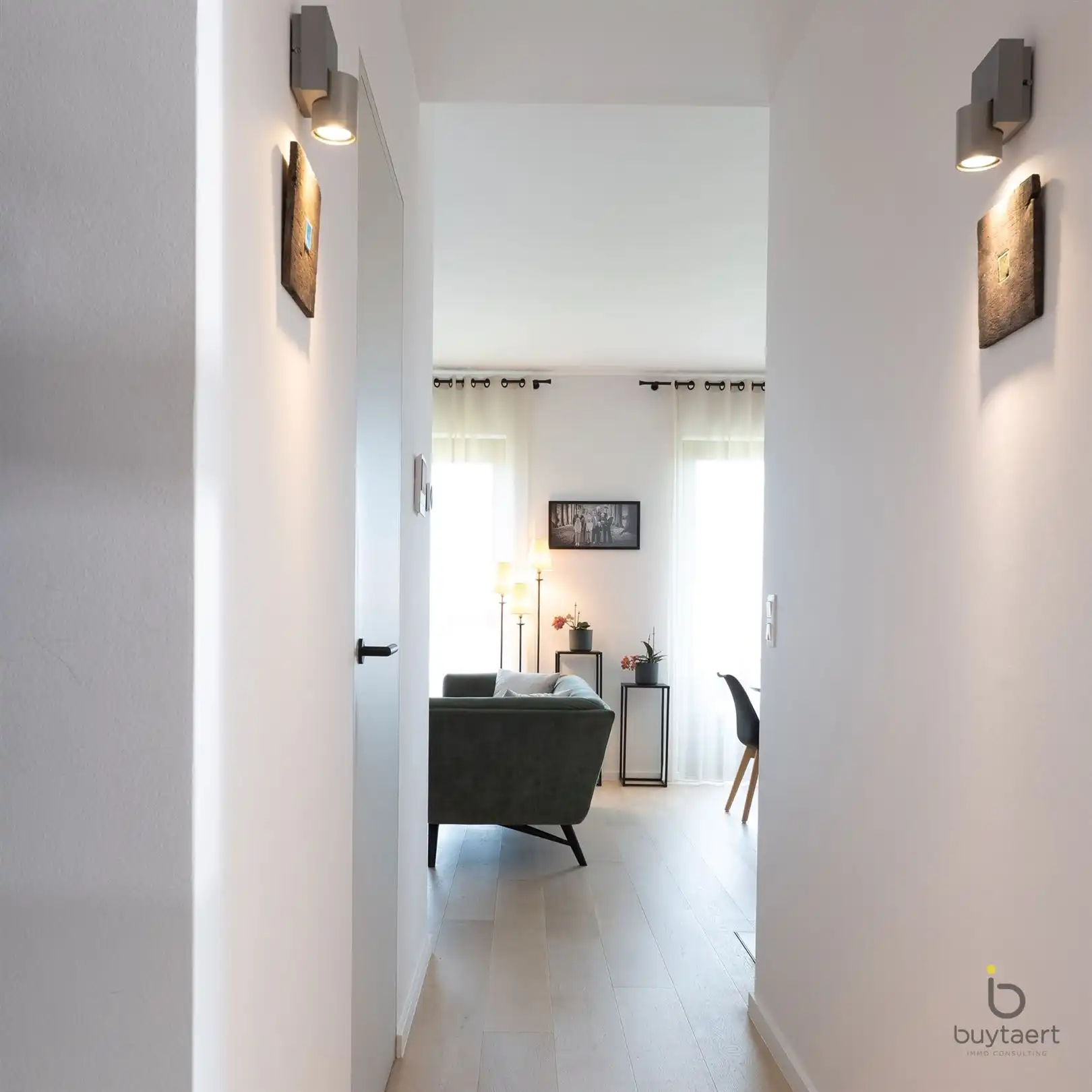 WONEN IN STIJL: een knap 2-slaapkamer appartement op de 3de verdieping met terras te Deurne-Zuid! foto 19