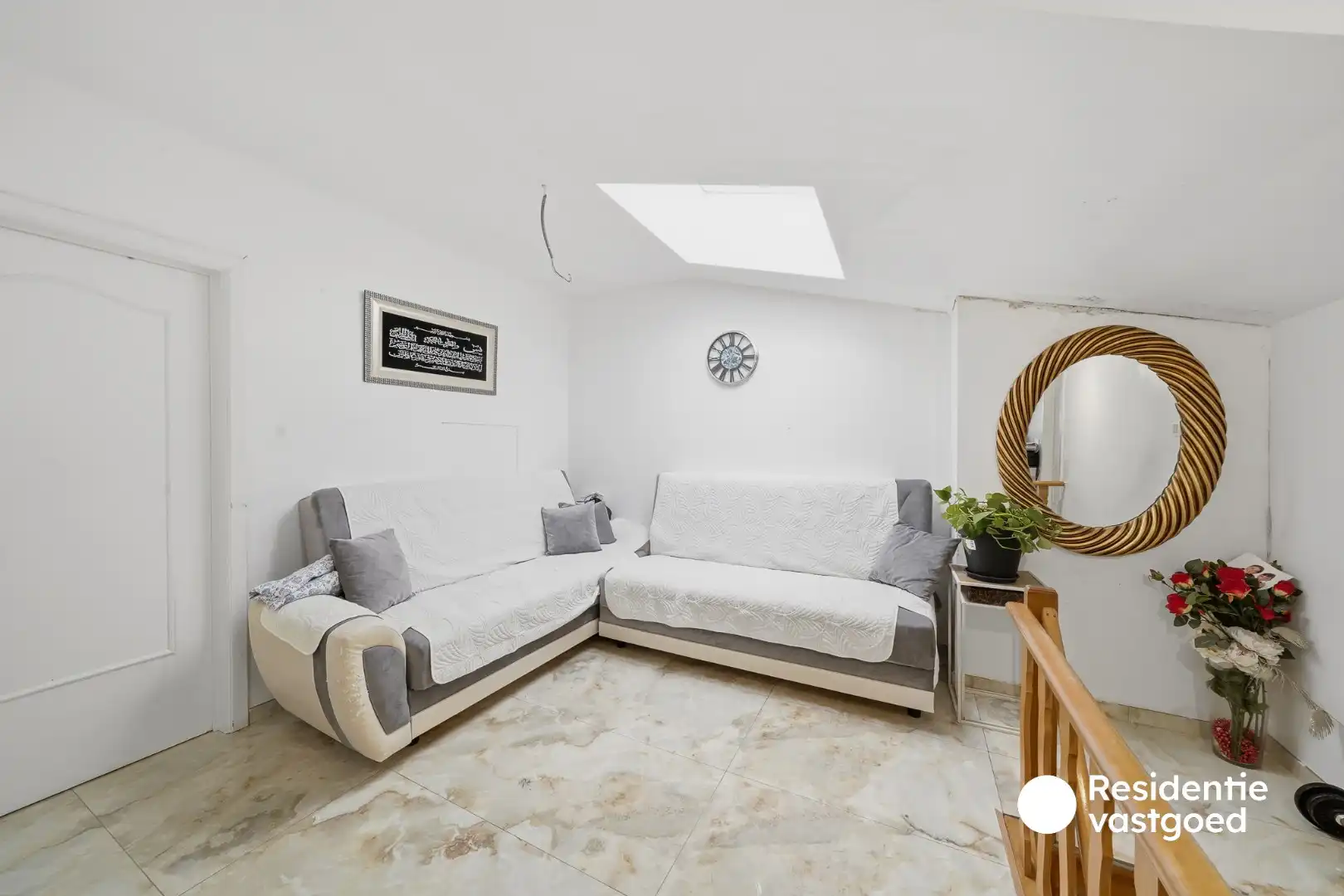 Halfopen woning met tuin en garage te koop foto 18