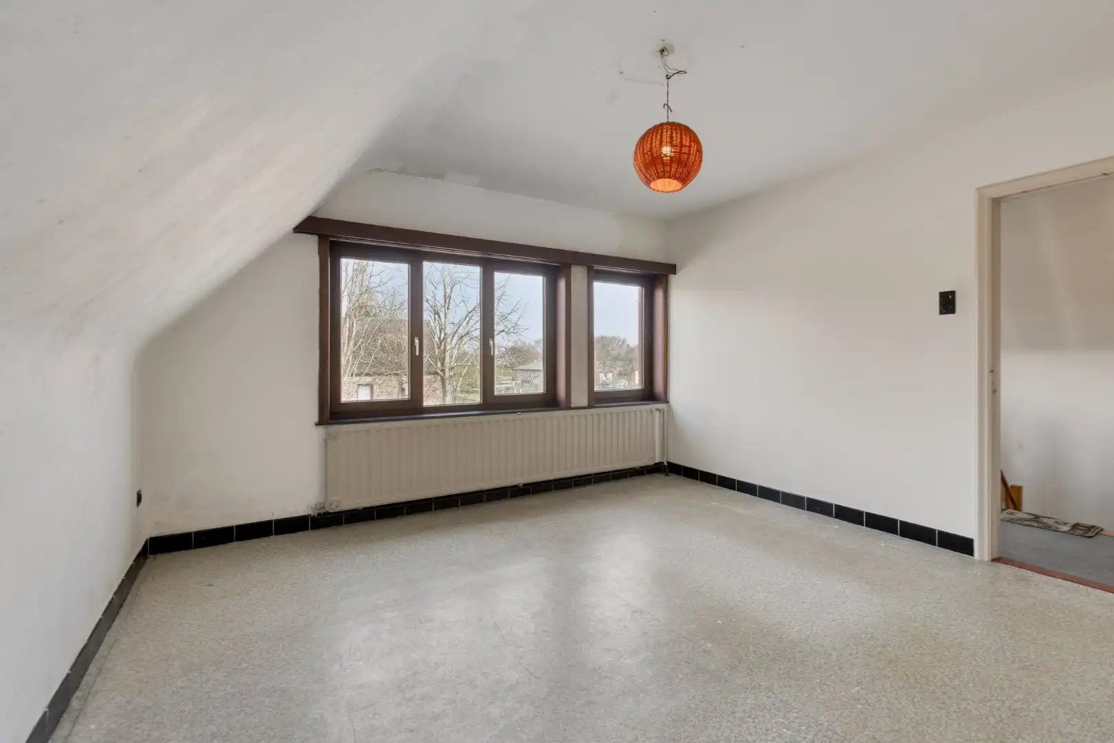 Gunstig gelegen woning met oa 3 slpks op een mooi perceel van 742 m². foto 16
