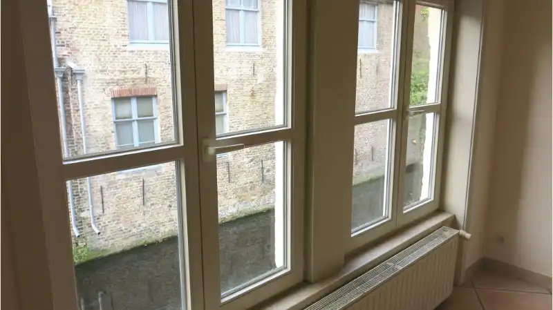 Vernieuwde 3-slaapkamerwoning te huur in het centrum van Brugge foto 10