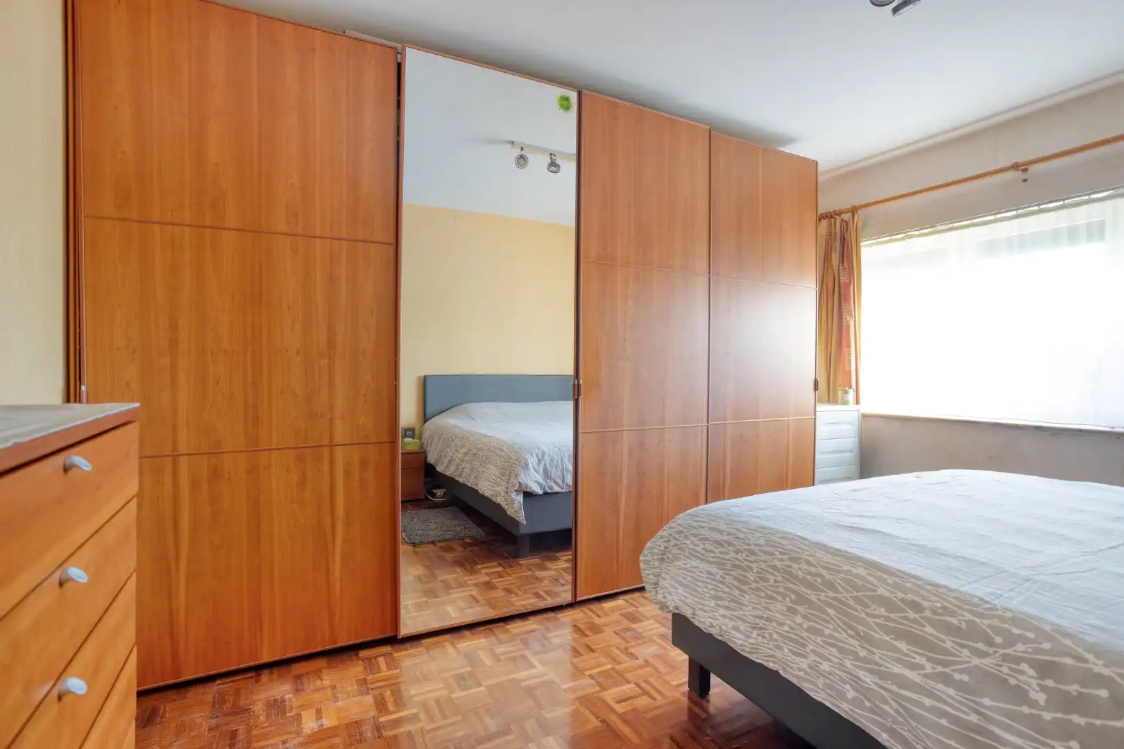 Ruime bel-etage woning met tuin, garage en 3 slaapkamers in Dilbeek  foto 10