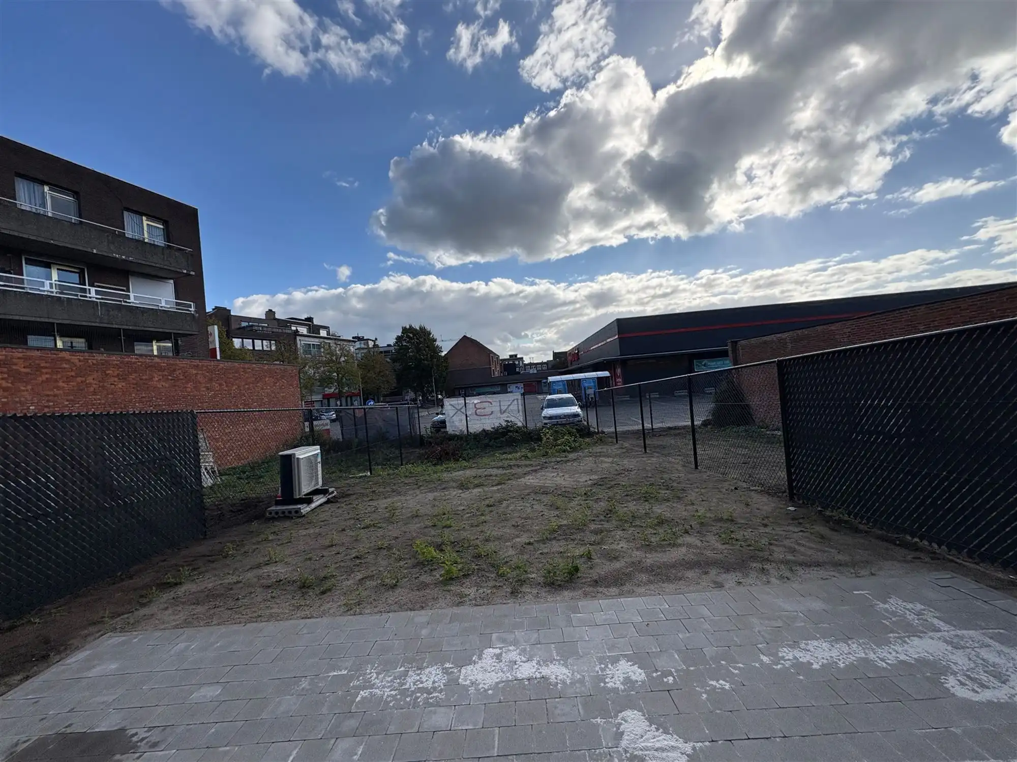 Ruim appartement met 1 slaapkamer en extra grote tuin. foto 7