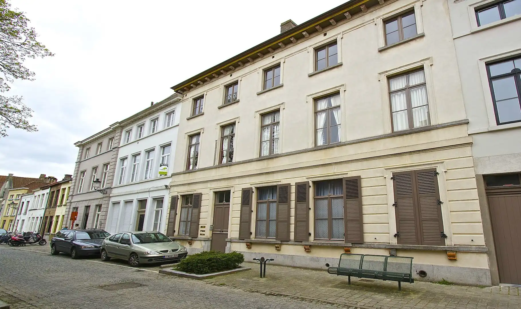 Charmant appartement op de 2de  verdiep van een herenhuis, gelegen in het hart van Brugge. foto 2