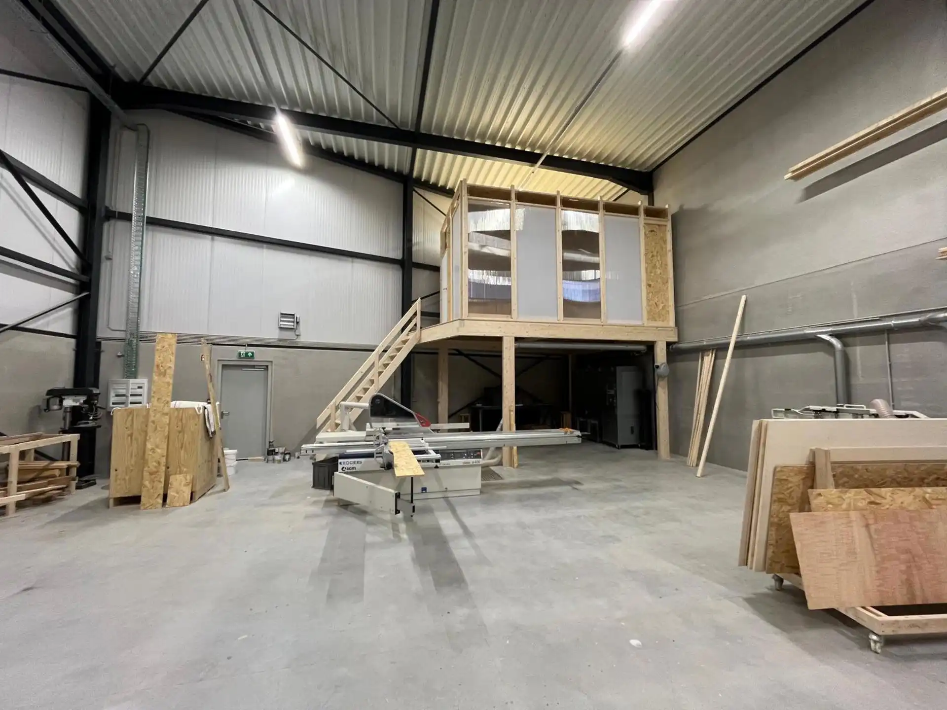 Opslagruimte/werkplaats te huur in Lier foto 2