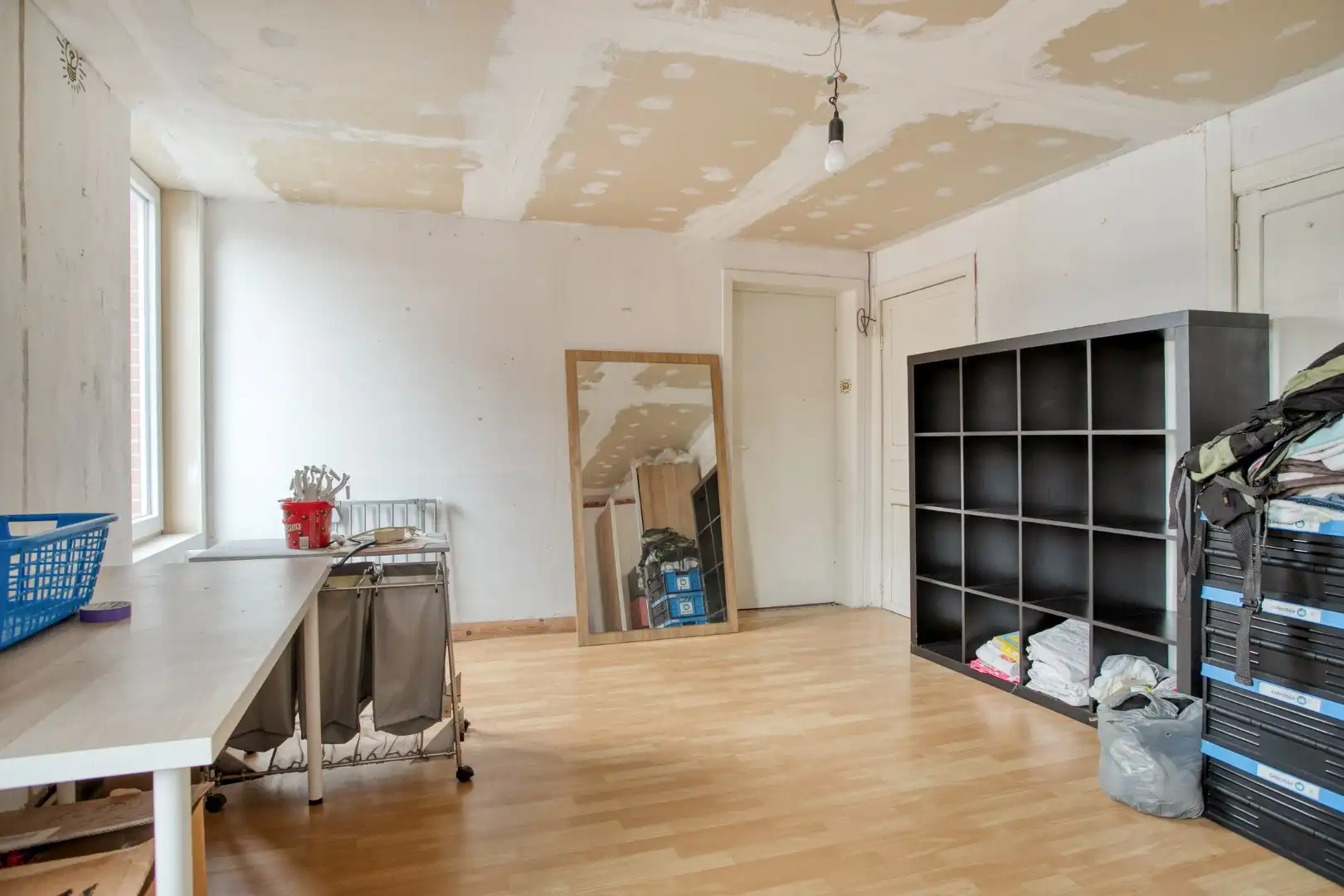 Ruime woning met dubbele garage en tuin in het centrum van Ledegem, 4 slaapkamers foto 8