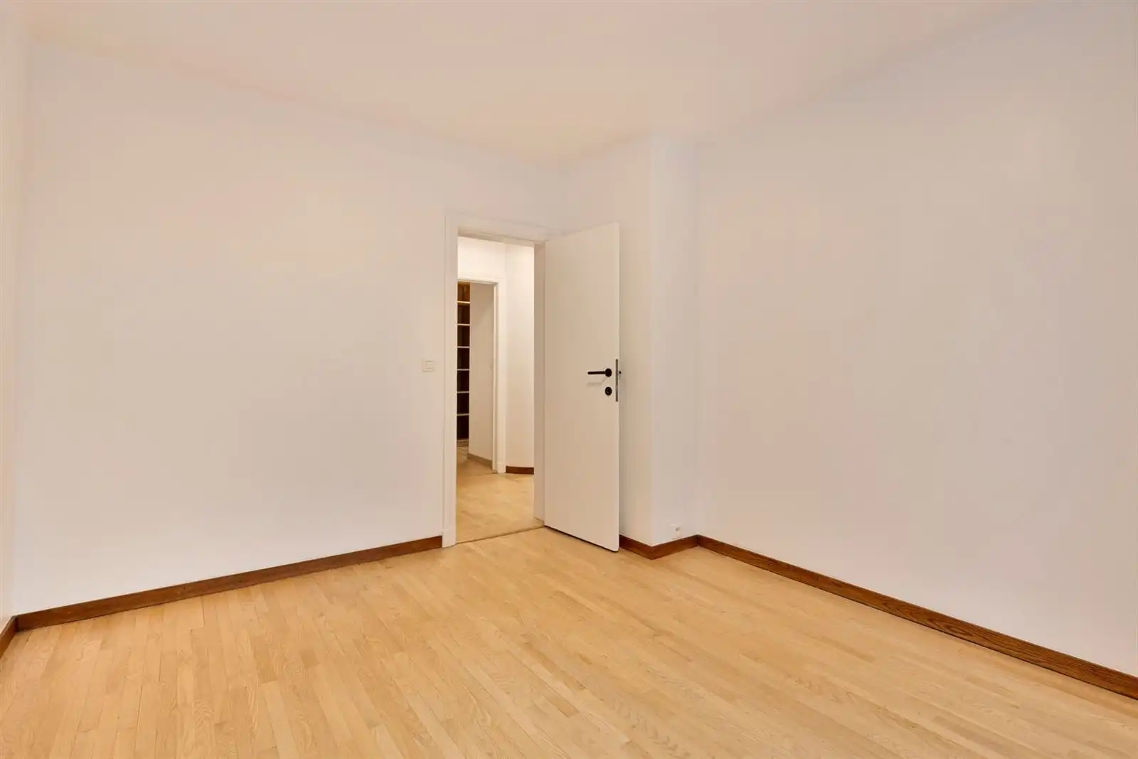 ELSDONK: Rustige, praktische woning met een uitgesproken familiaal karakter. foto 9