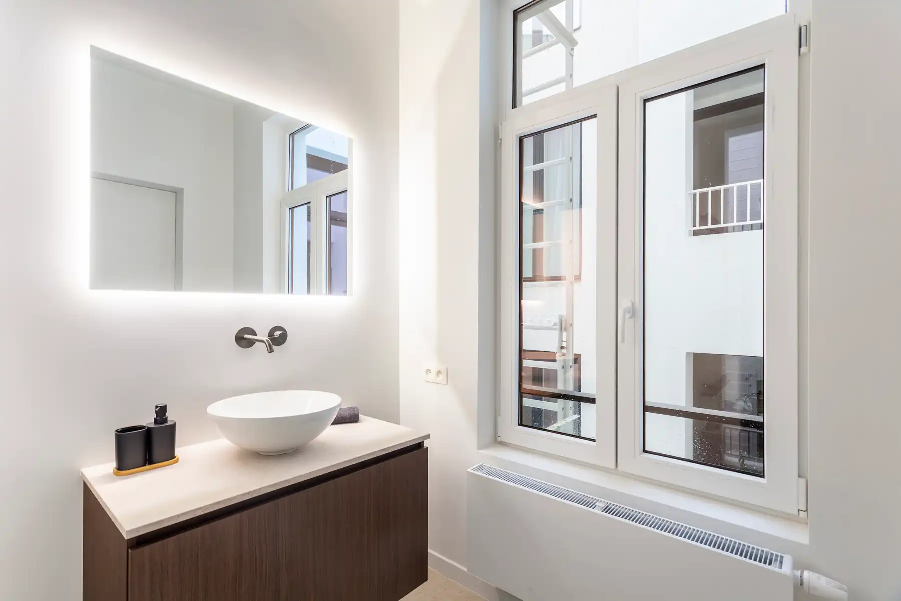 Hoogwaardig gerenoveerd appartement met terras op toplocatie foto 7