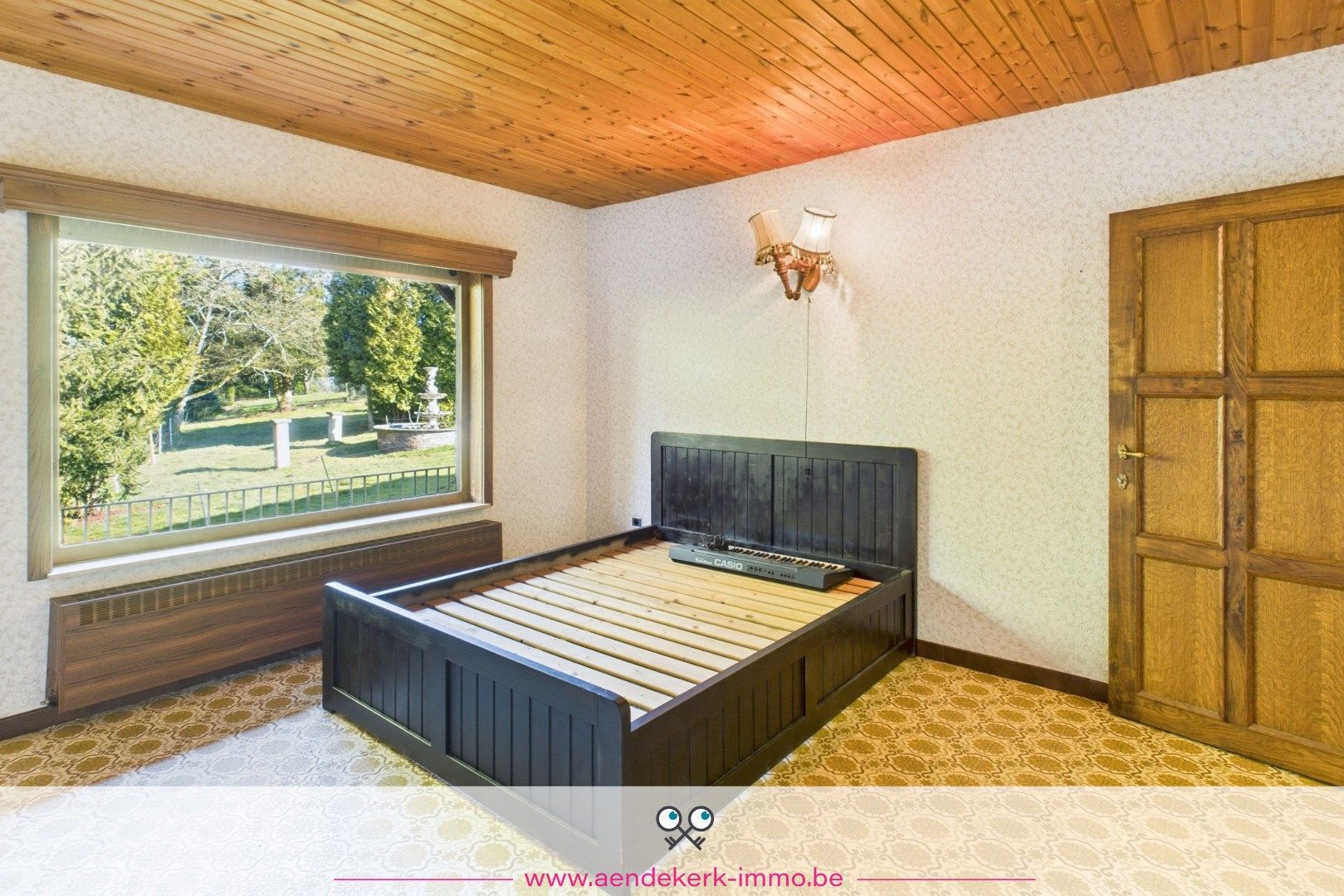 Ruime, te renoveren, woning met loods/stal in As foto 11