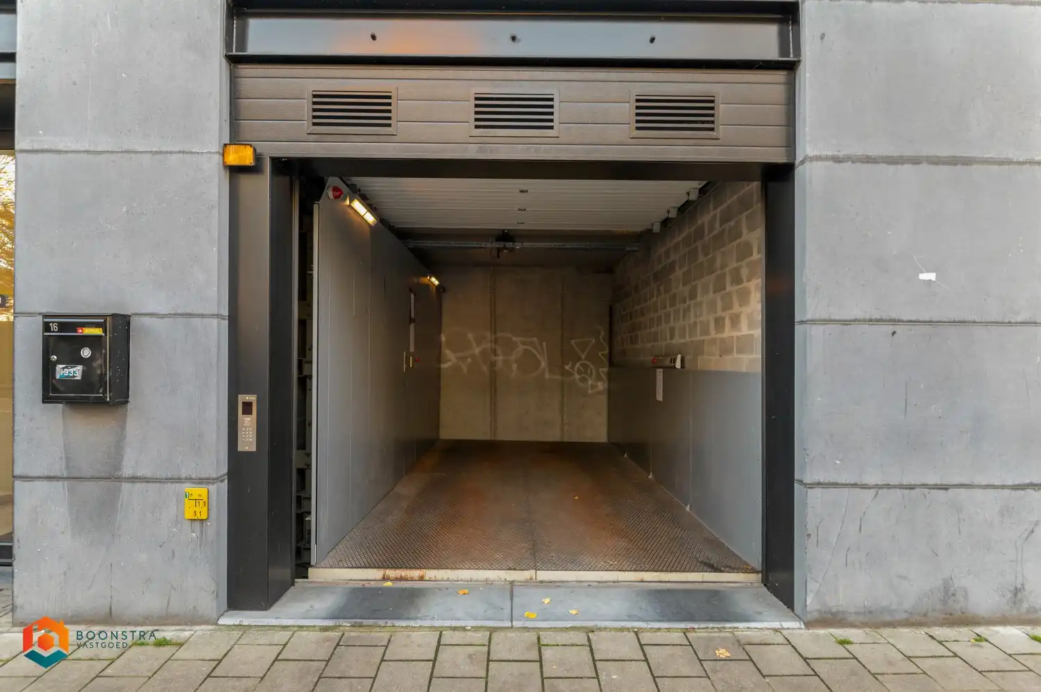 2 ondergrondse parkeerplaatsen in centrum Antwerpen foto 4