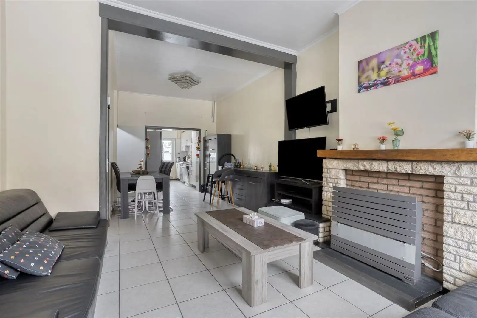 Instapklare woning met 4 slaapkamers en mooie tuin foto 4