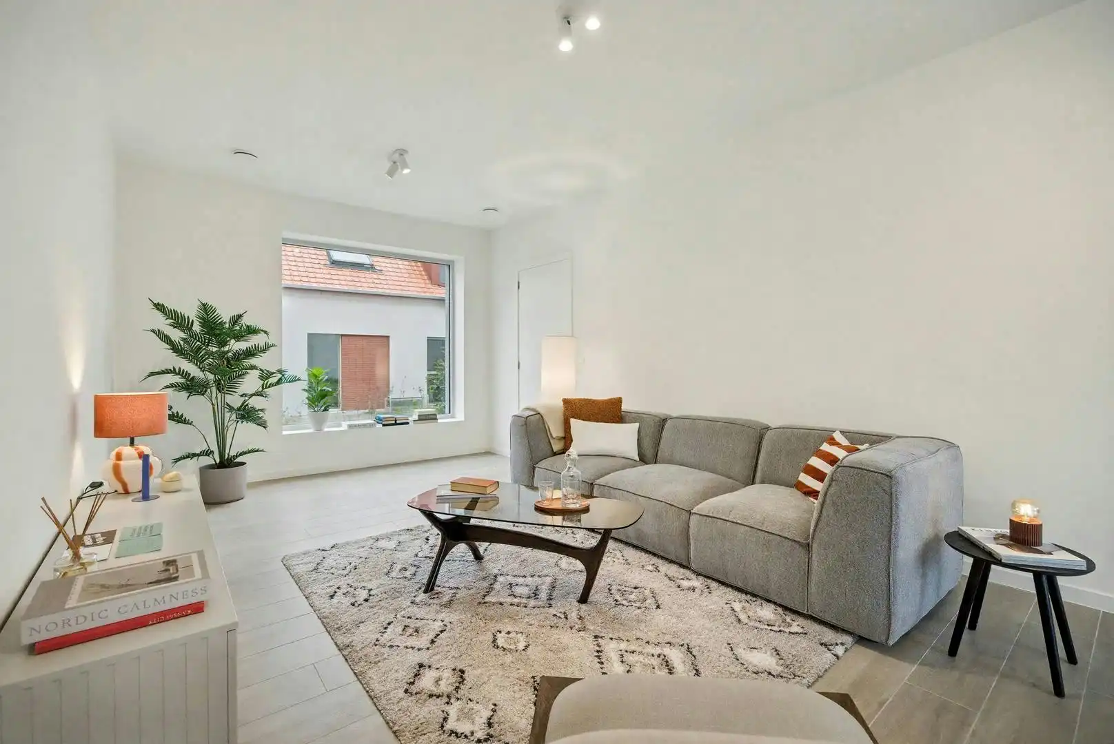 Unieke woning met 4 slaapkamers en twee badkamers foto 3