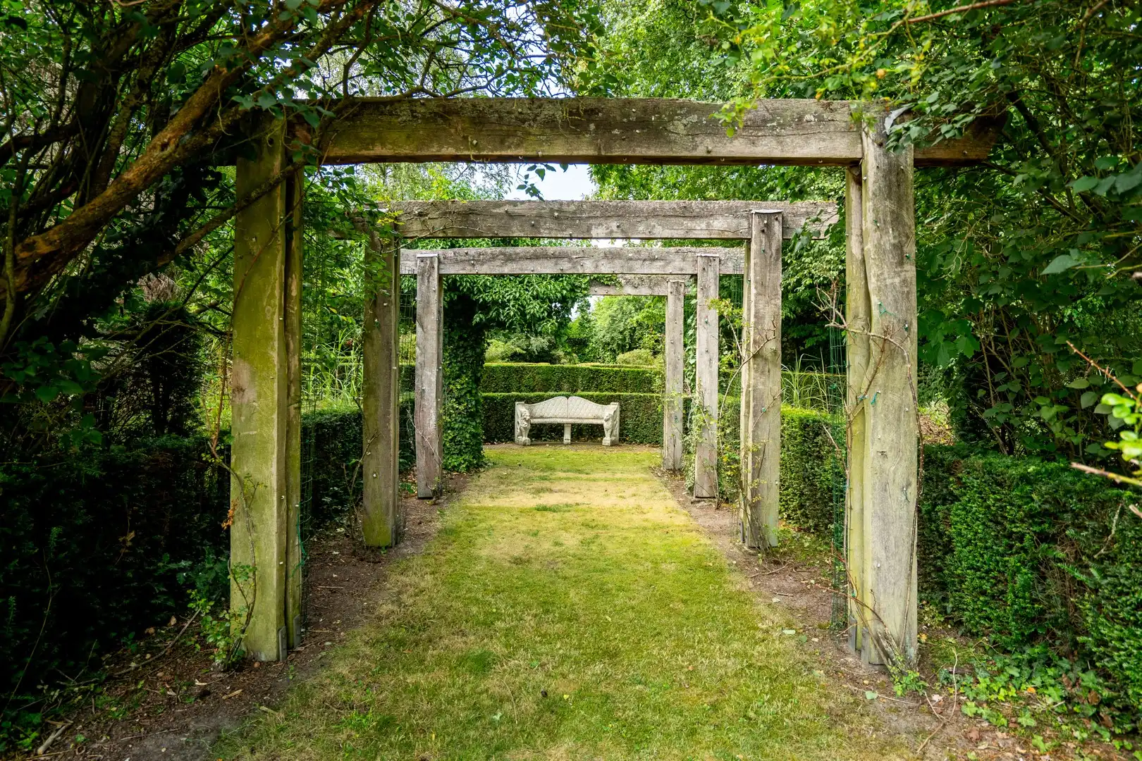 Riante karaktervolle villa met parktuin op ruim 1 hectare foto 23