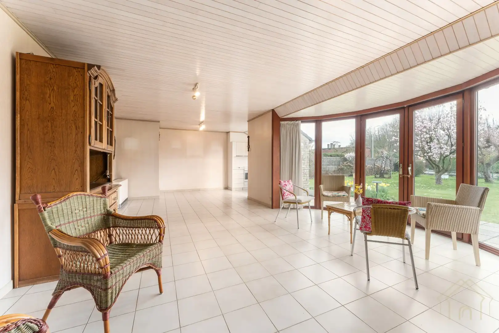 Vrijstaande woning met zonnige tuin en veel potentieel in rustige straat te Wevelgem foto 7