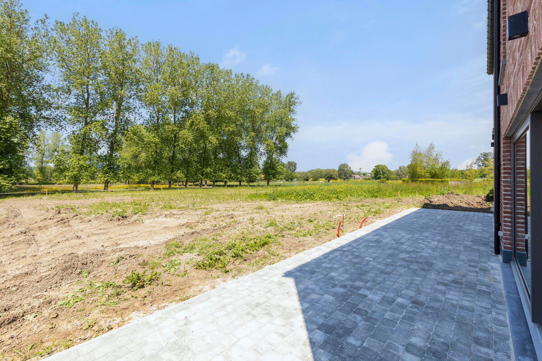 Prachtige nieuwbouwwoning omringd door groen en natuur. foto 13