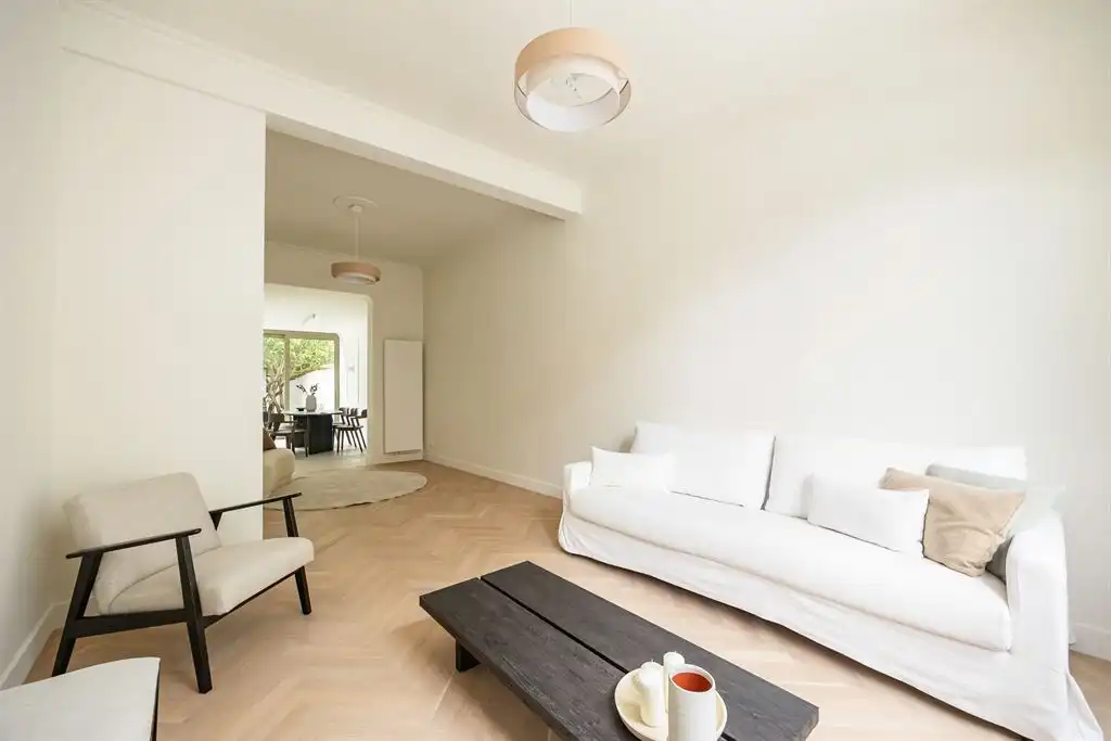 Hoogwaardig gerenoveerd herenhuis vlakbij Zurenborg foto 2