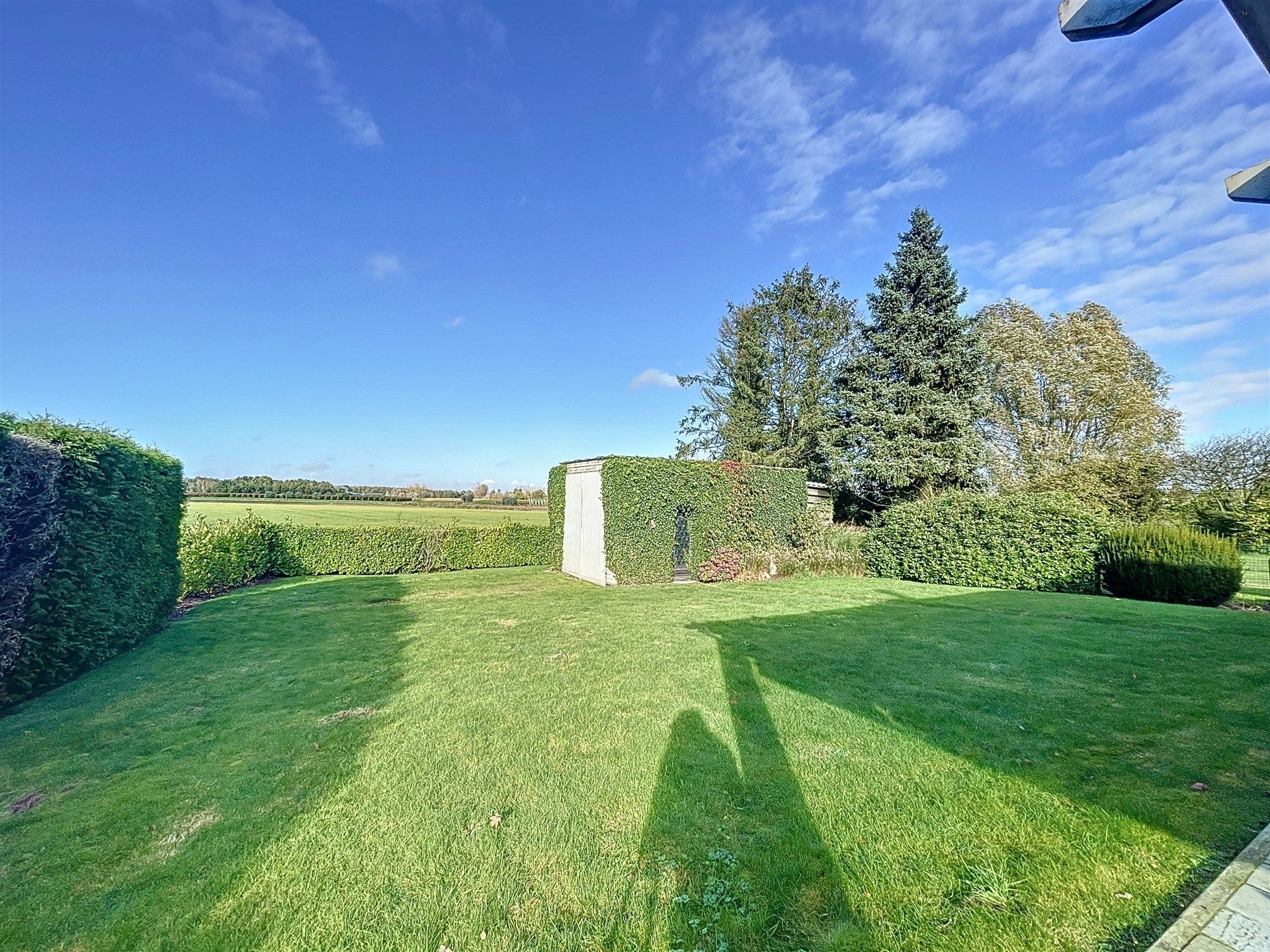 Charmante open bebouwing met drie slaapkamers op prachtig perceel van 1044 m²  foto 14