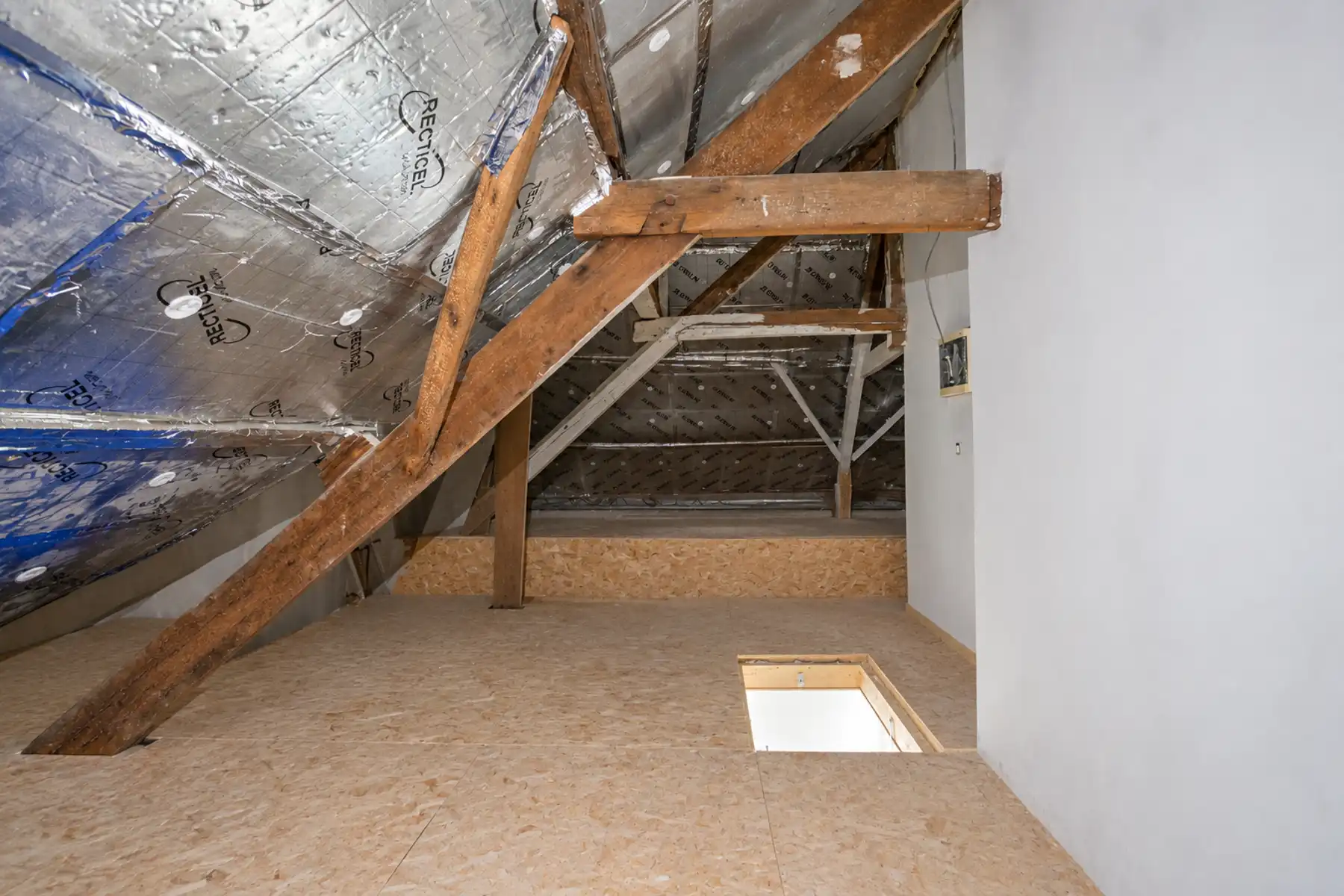 Ruim duplex appartement met EPC B in het centrum van Aalst foto 13