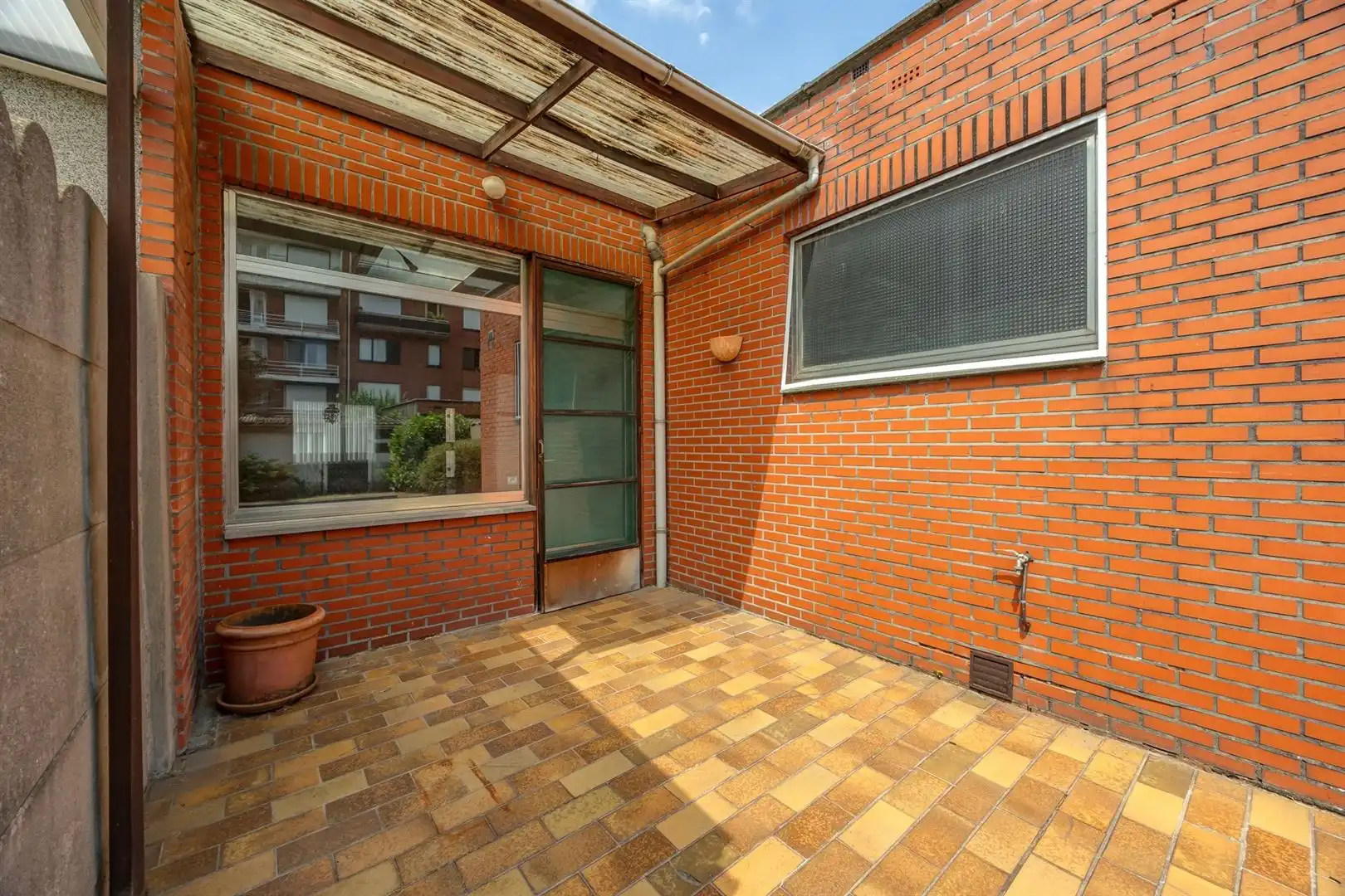 karaktervolle 3-slaapkamerwoning met grote zolder, diepe tuin en berging foto 11