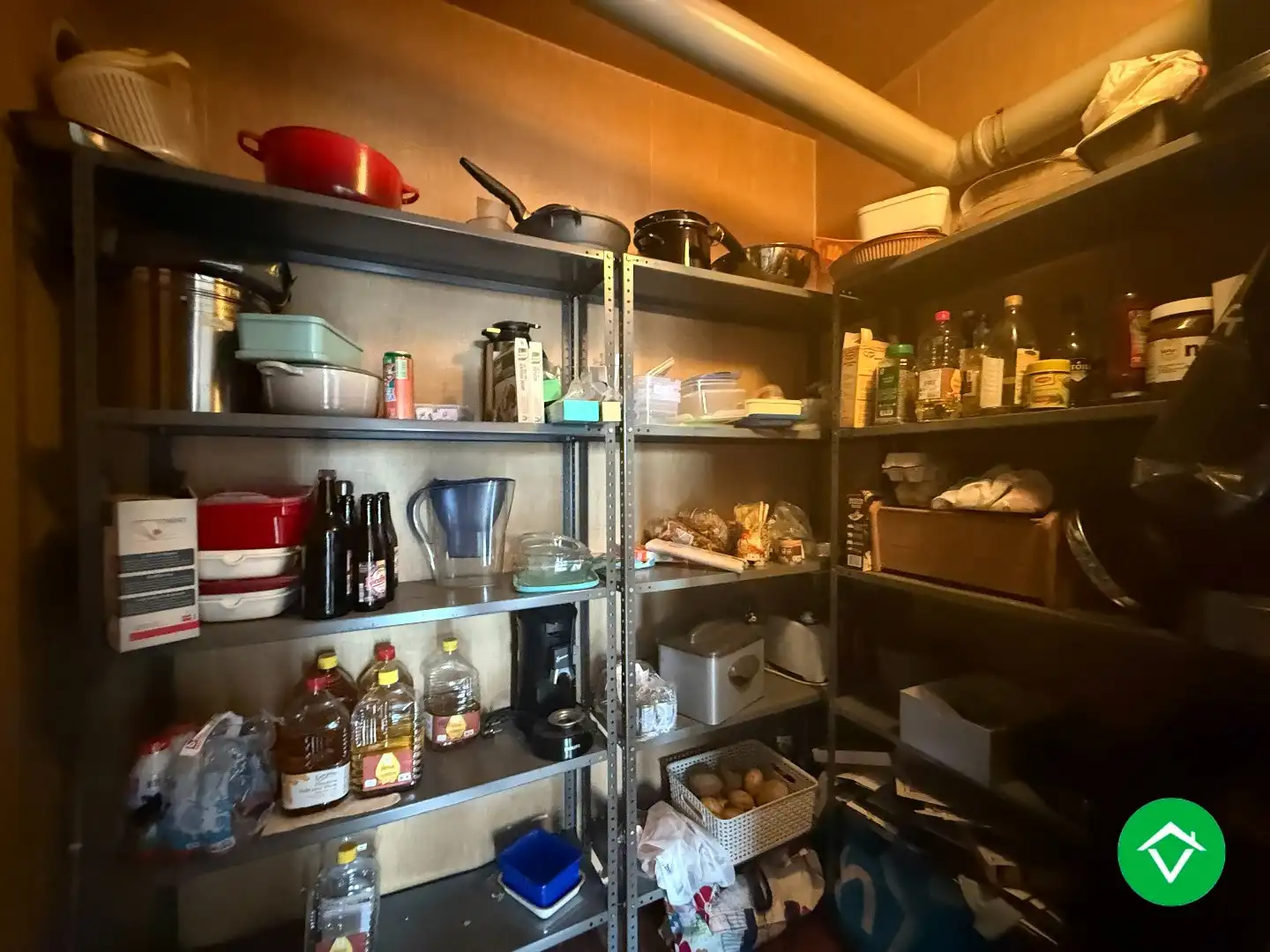 Appartement met twee slaapkamers, terras en autostaanplaats te Roeselare foto 9