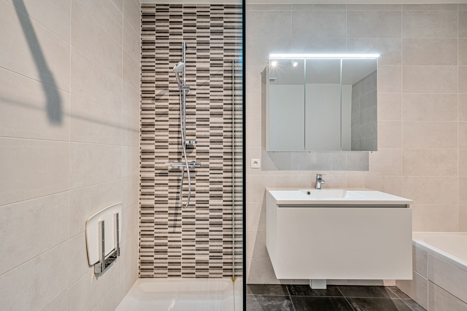 Nieuwbouwappartement mogelijks aan 2% RR ( geen BTW ) foto 11