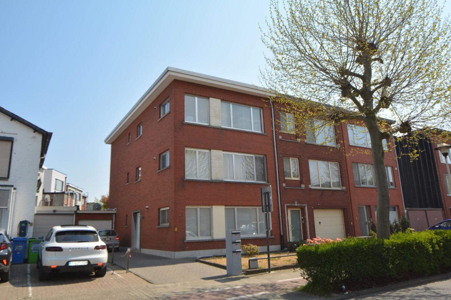 VERKOCHT! APPARTEMENT MET 2 SLK EN TERRAS! foto 1