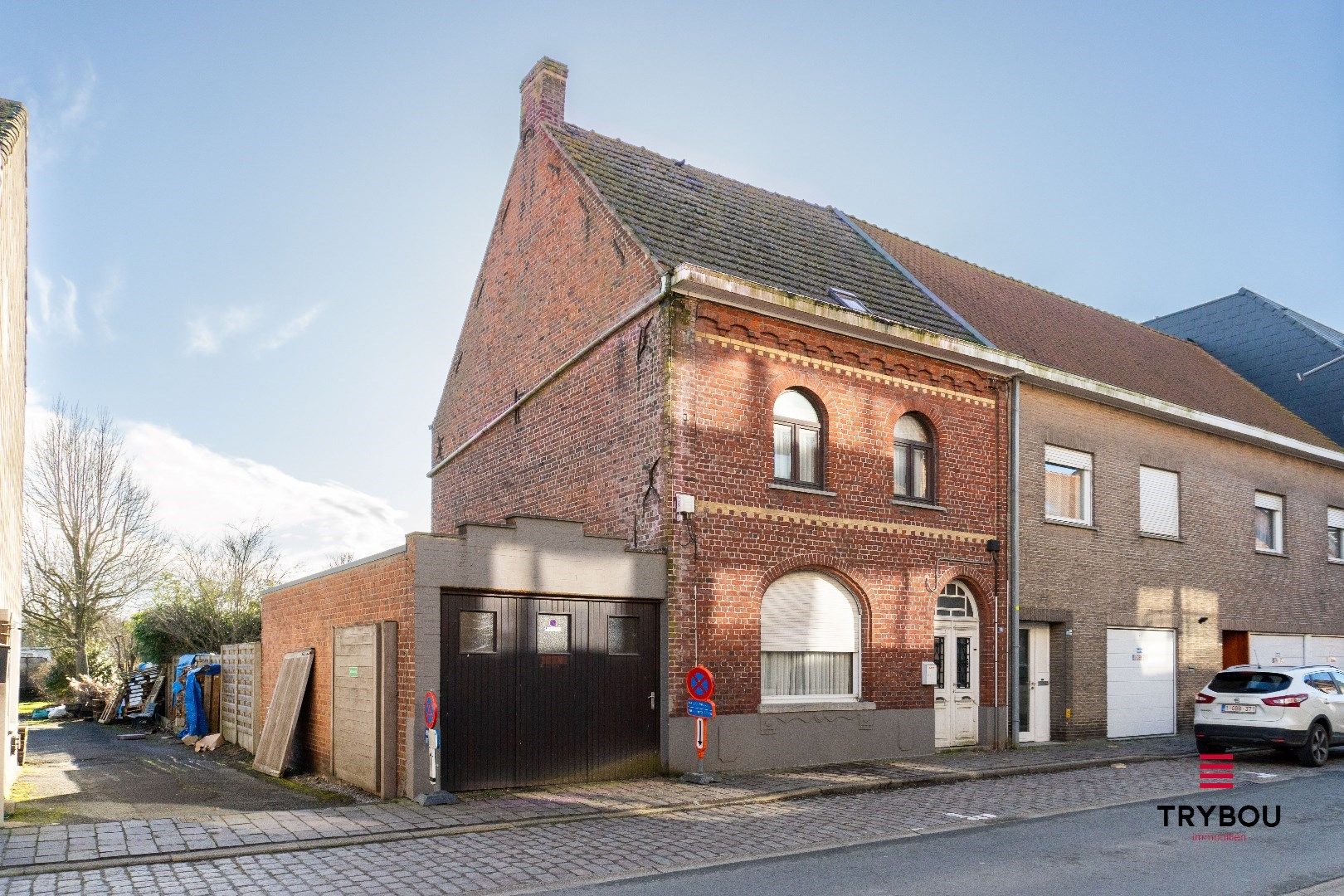 Hoofdfoto van de publicatie: Centraal gelegen halfopen bebouwing