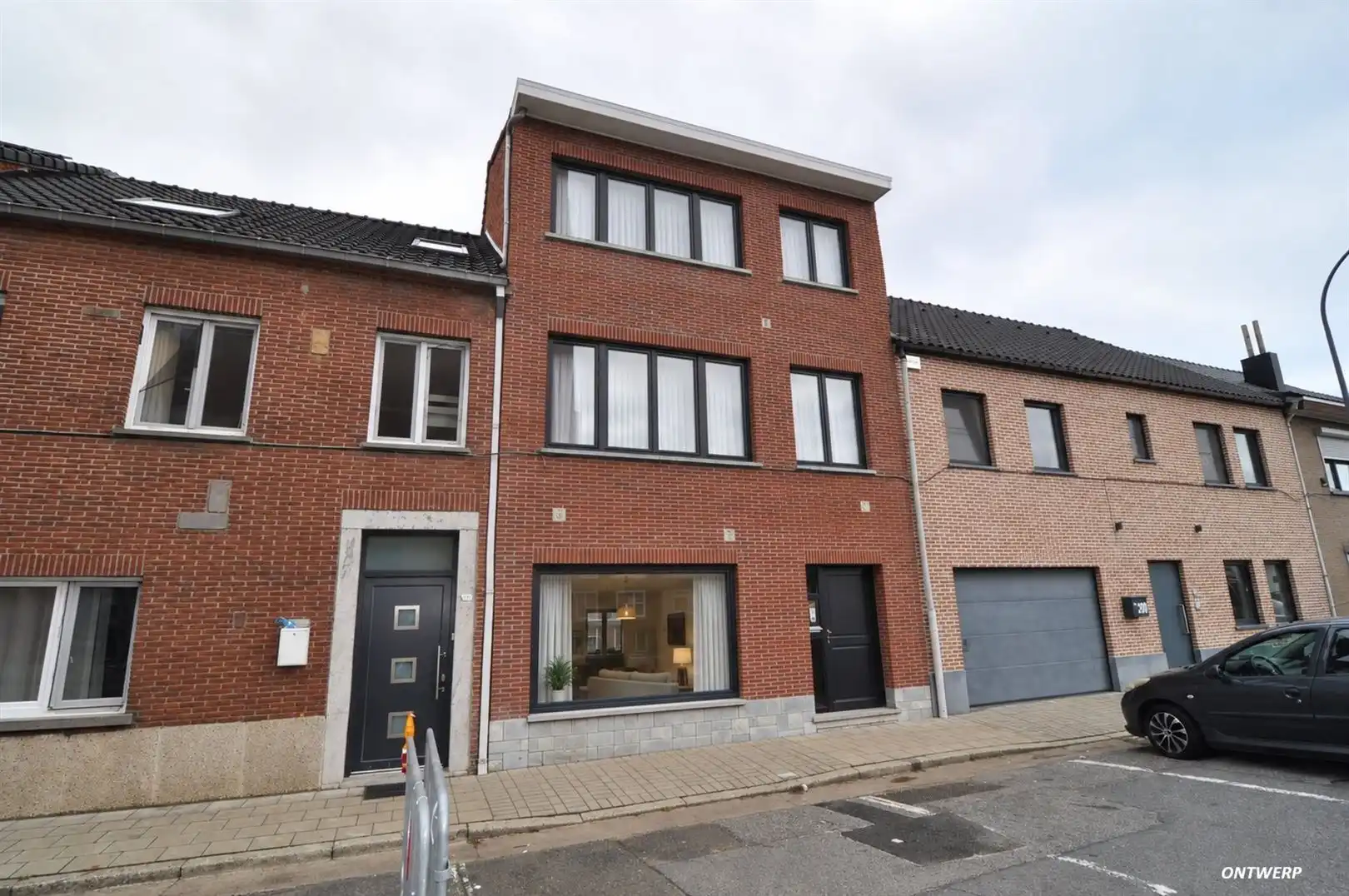 Ruime bel-etage met 2 slaapkamers, kinderkamer, garage en groot terras foto 29