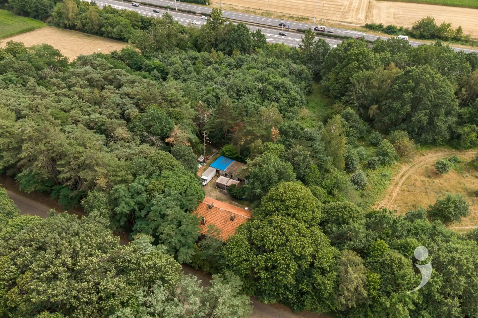 te renoveren woning op een uniek domein  foto 2