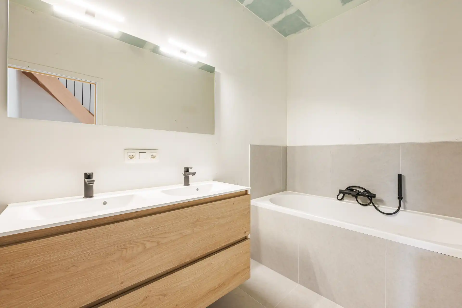 Prachtige & Energiezuininge Nieuwbouwwoning met 4 slpk foto 17