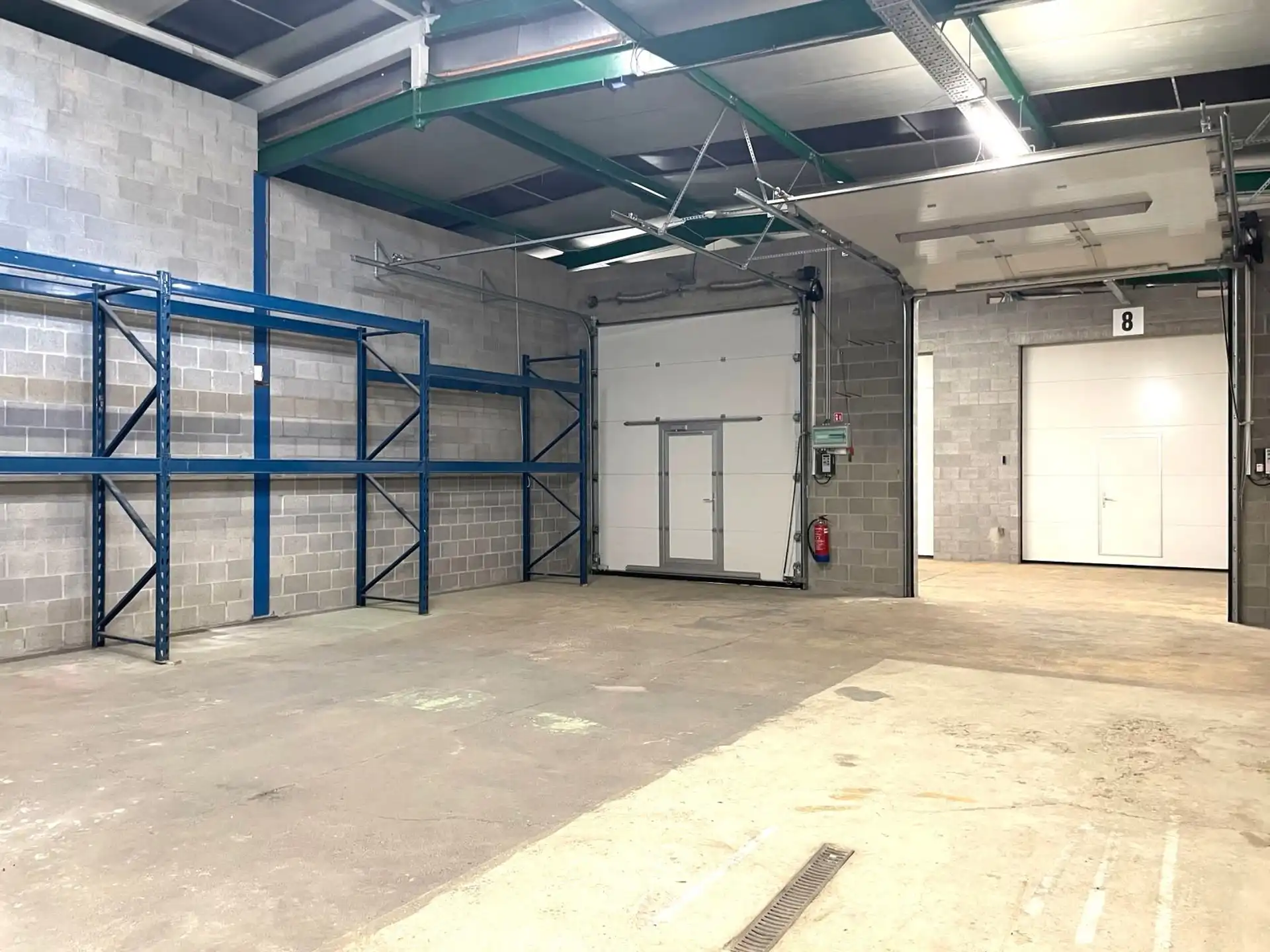 Goed gelegen magazijnen van 120 m² te Nijlen foto 3