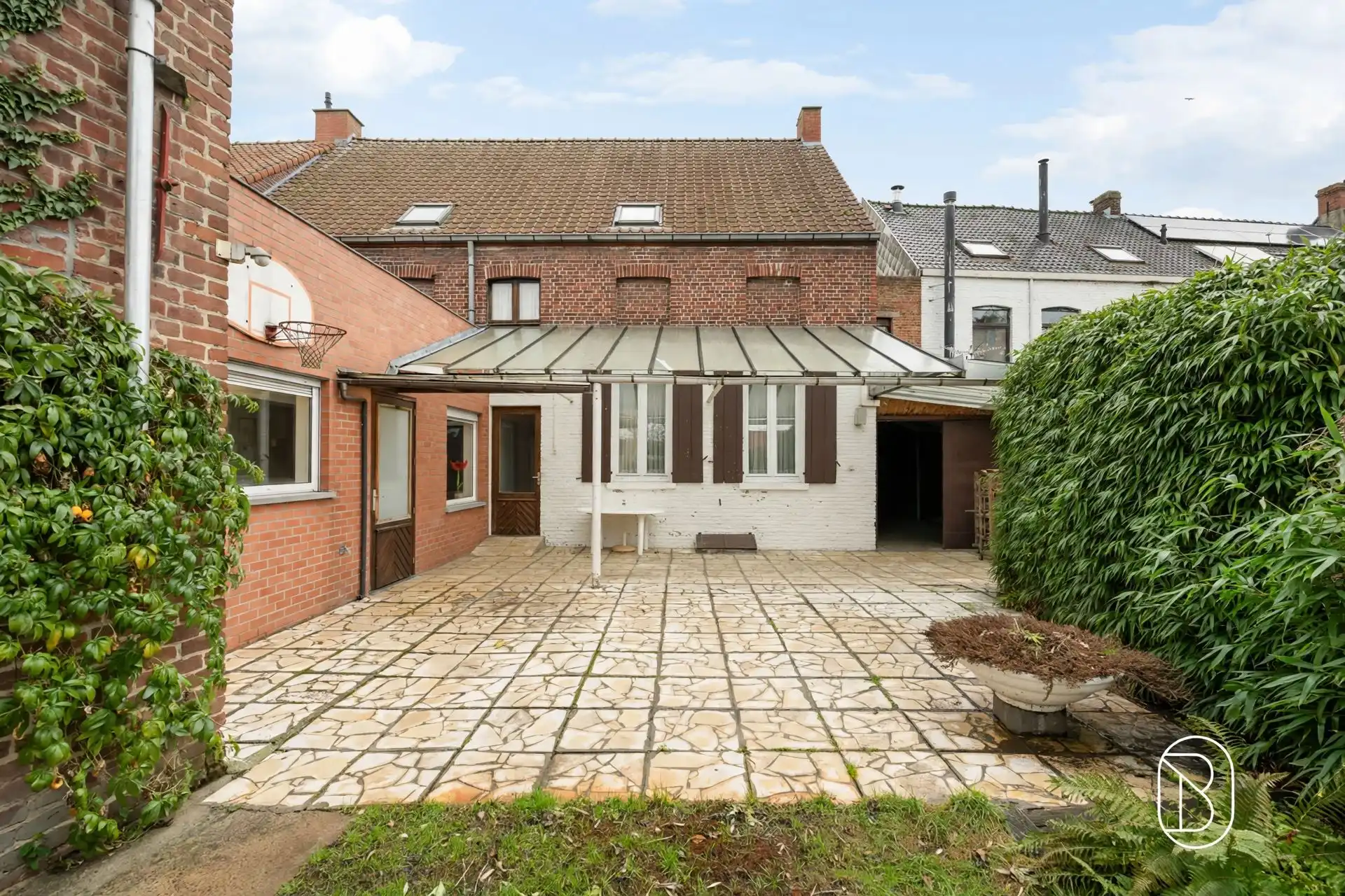 Veelzijdig handelspand met ruime woning in Deerlijk foto 4