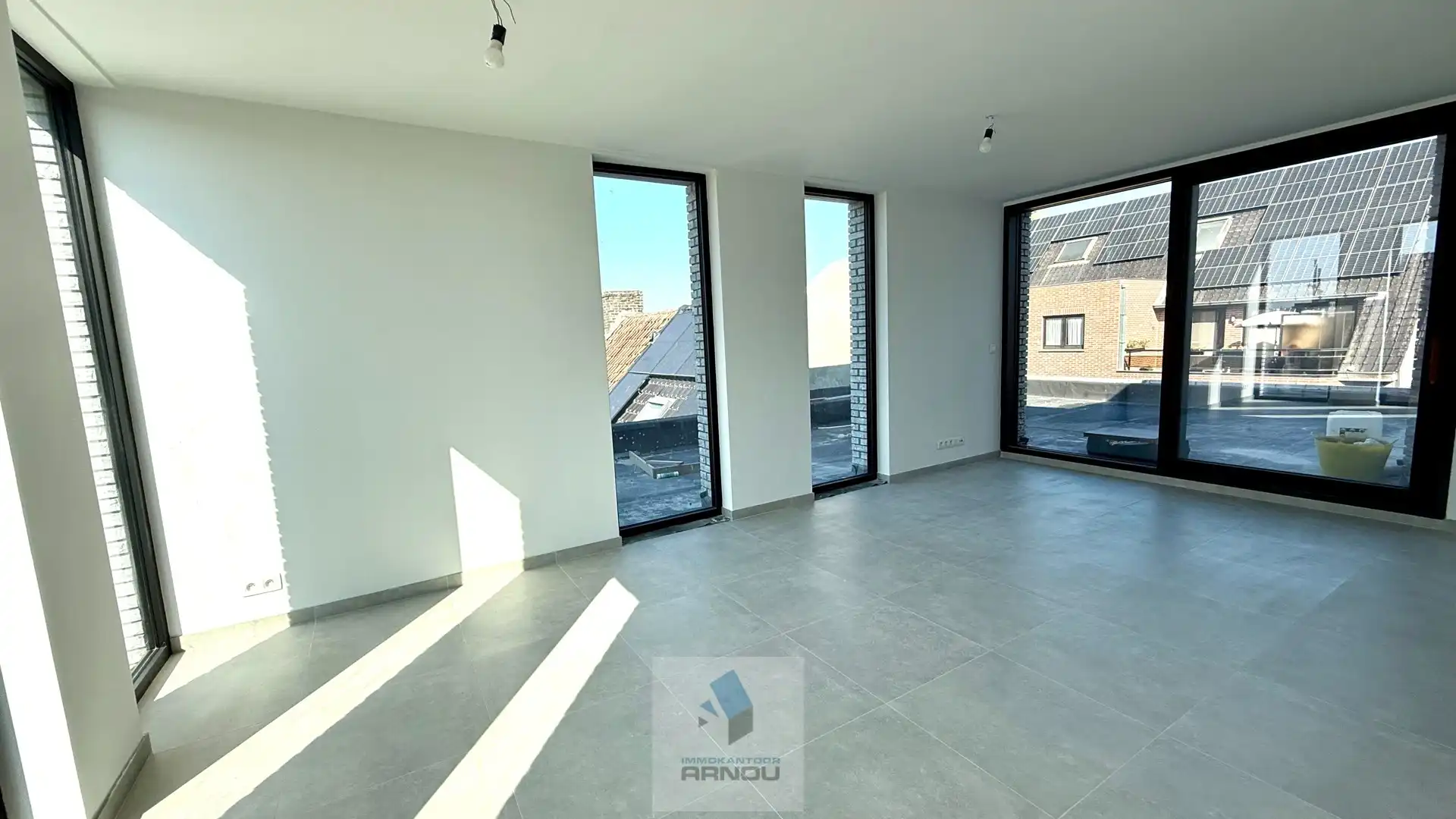 Lichtrijke nieuwbouw penthouse met twee slaapkamers en met twee ruime terrassen foto 5