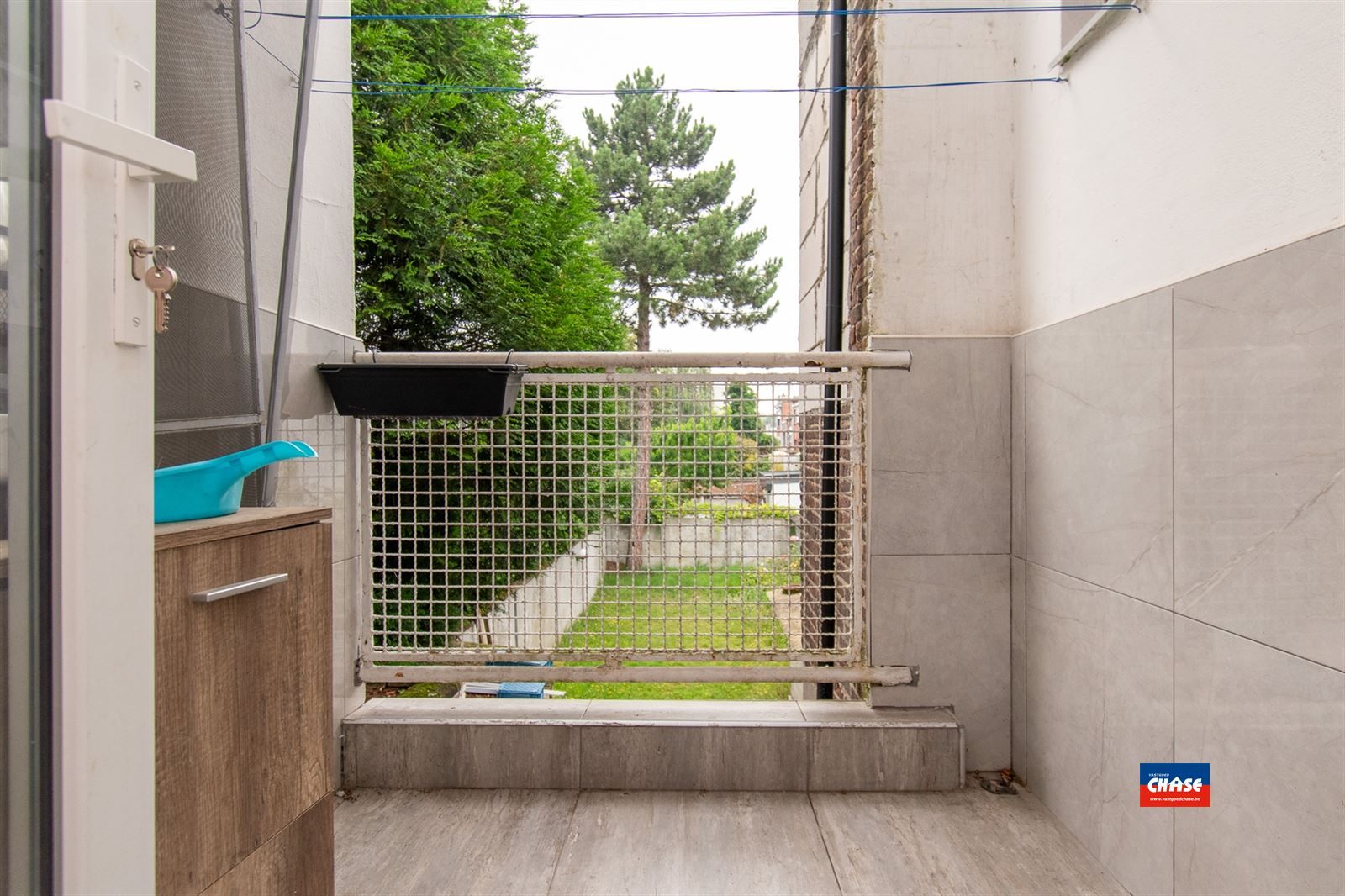 Instapklaar appartement met twee slaapkamers en terrasje foto 9