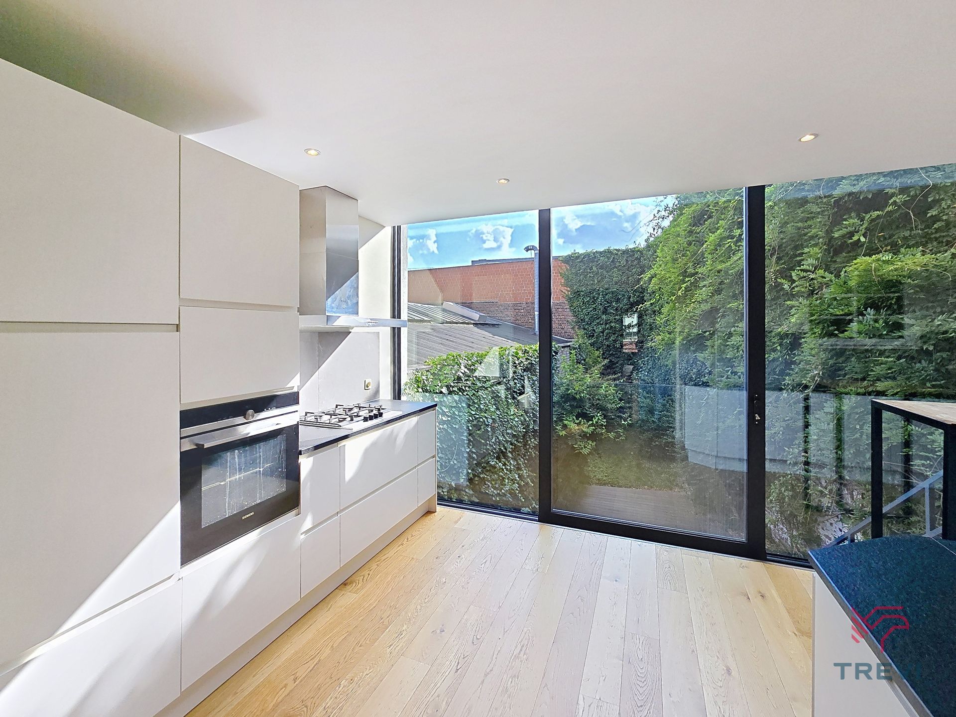 Ruim huis van ± 240 m², ideaal voor een woongroep foto 4