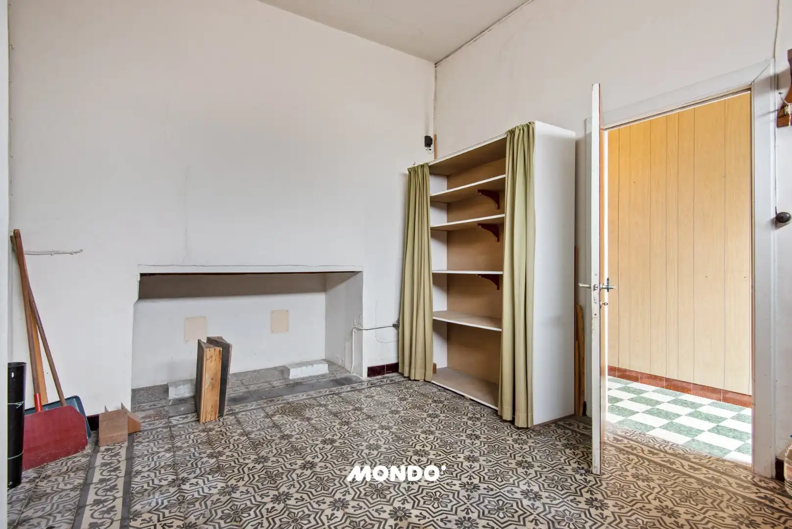 Te renoveren woning met 2 slaapkamers foto 3